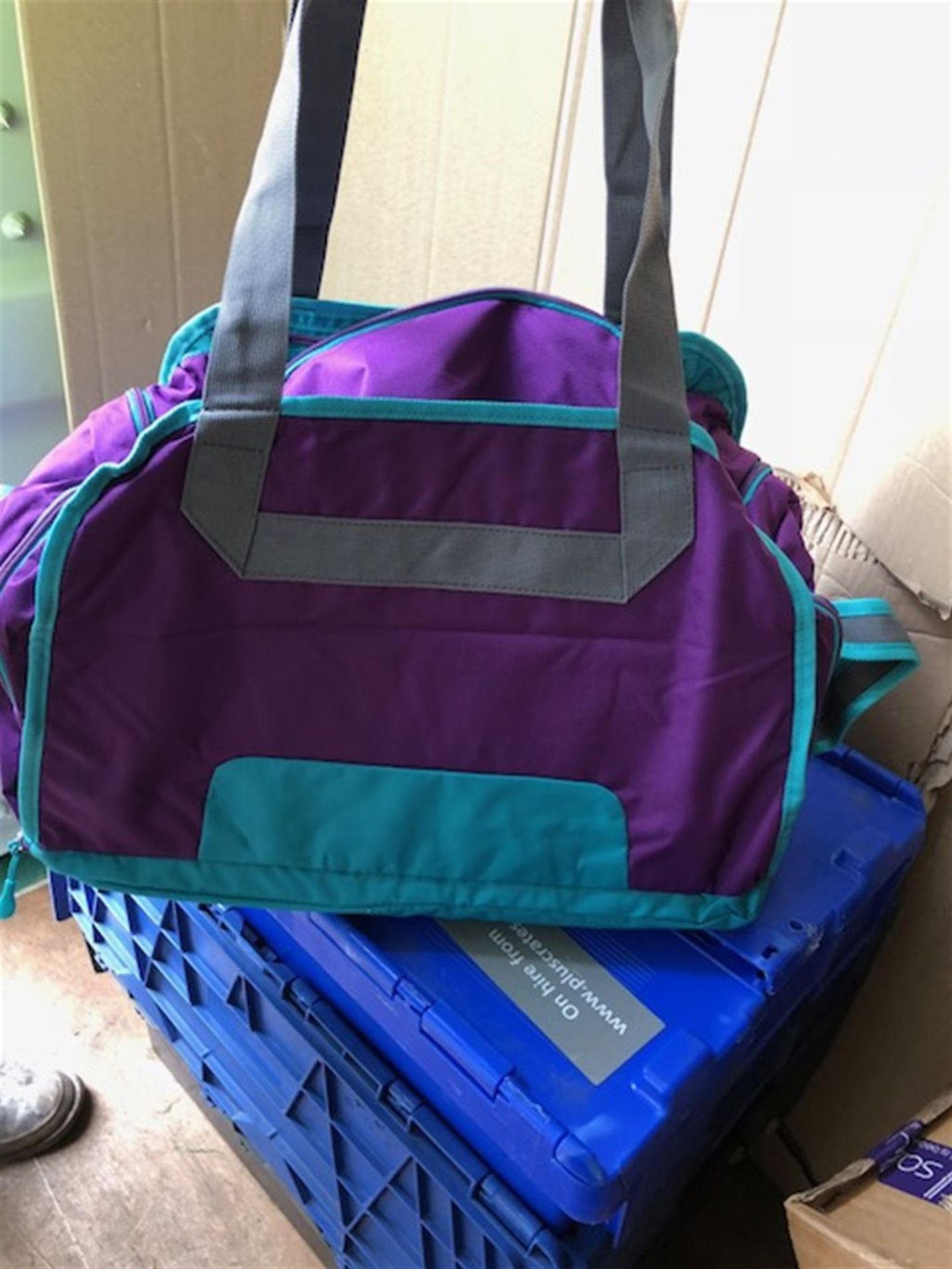 Pallet of 60 purple holdalls - Image 3 of 4