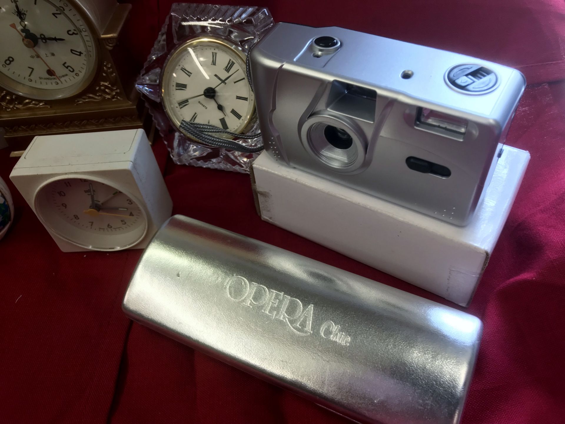 A Quantity of Collectable Sundries To include Clocks Ashtrays Camera - Image 5 of 5