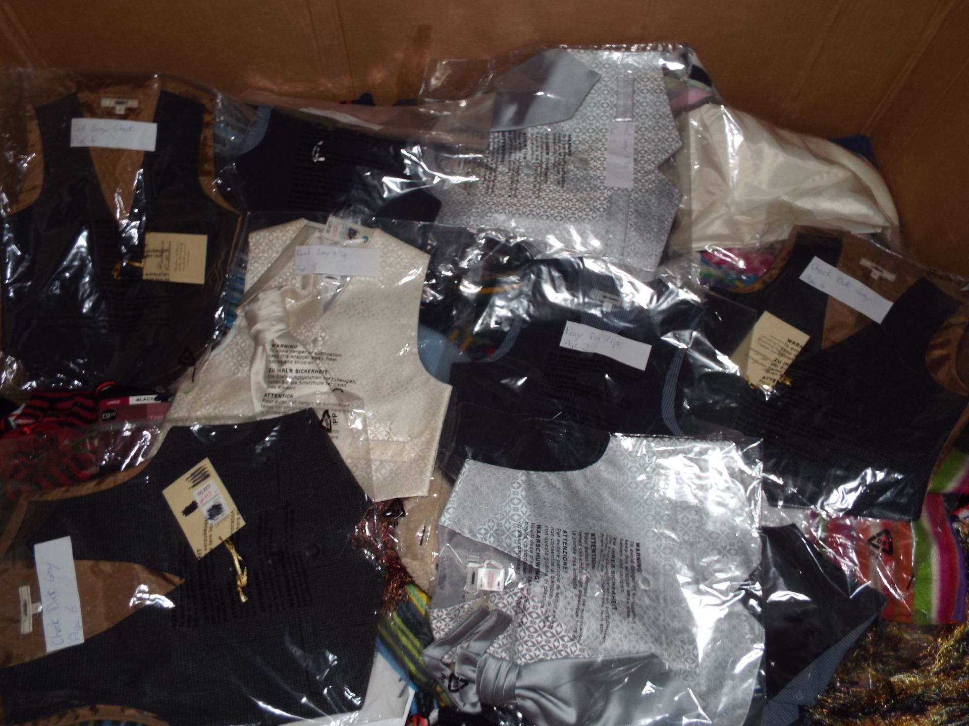 No Reserve: Mixed Pallet box of clothes inc Fancy dress - Image 5 of 9