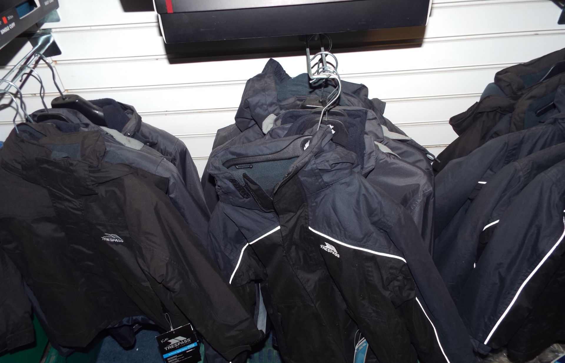 Approx 34 x Boys Trespass Coats / Jackets various ages/sizes/colours. - Image 3 of 3