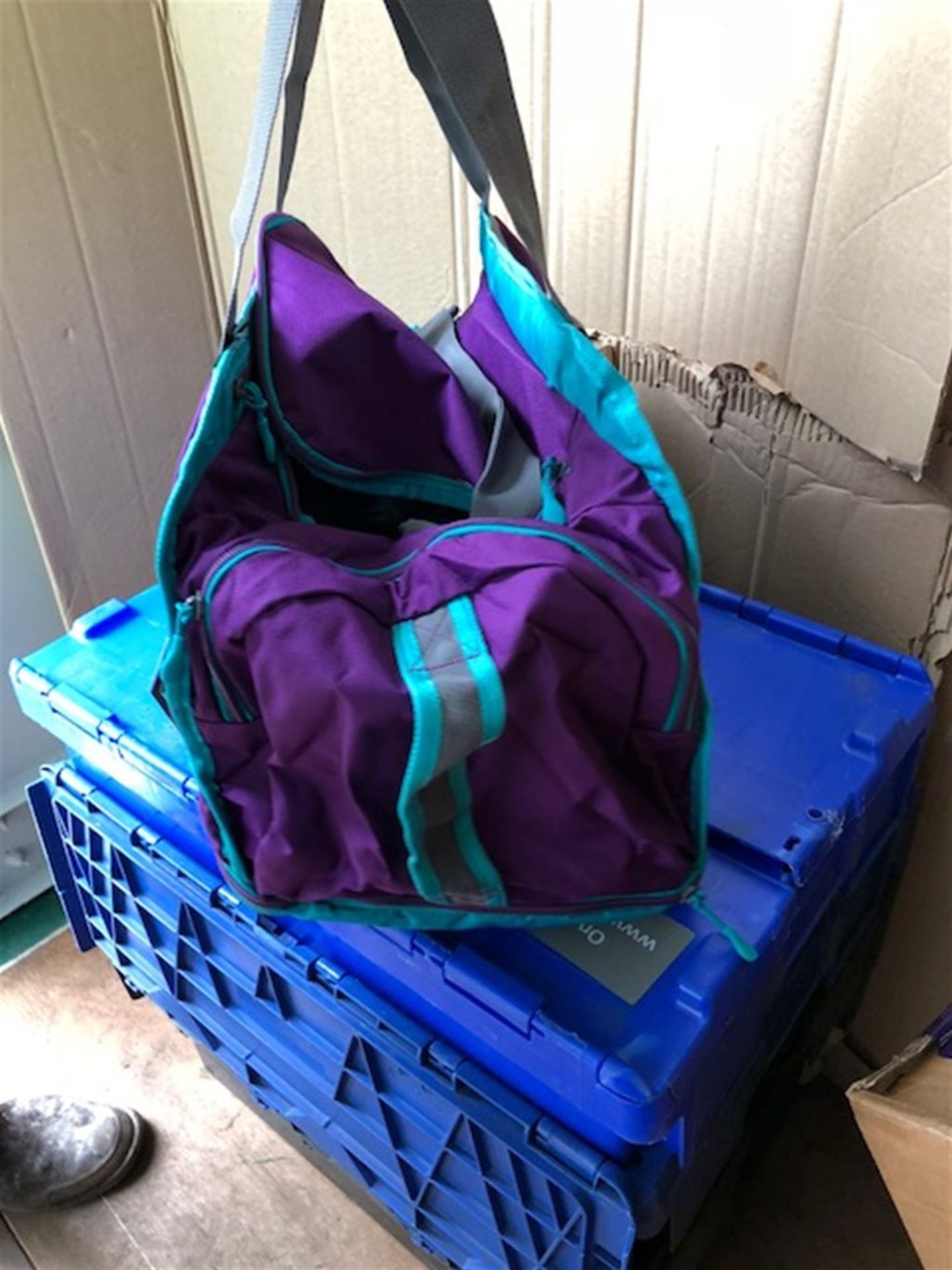 Pallet of 60 purple holdalls - Image 2 of 4