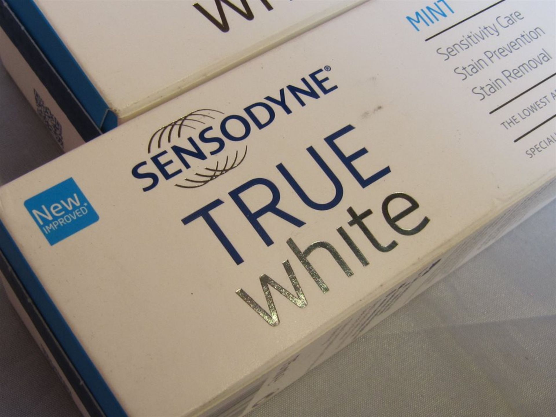 199) 6 x Sensodyne Mint Toothpaste. 75ml each. No vat on Hammer. - Bild 3 aus 3