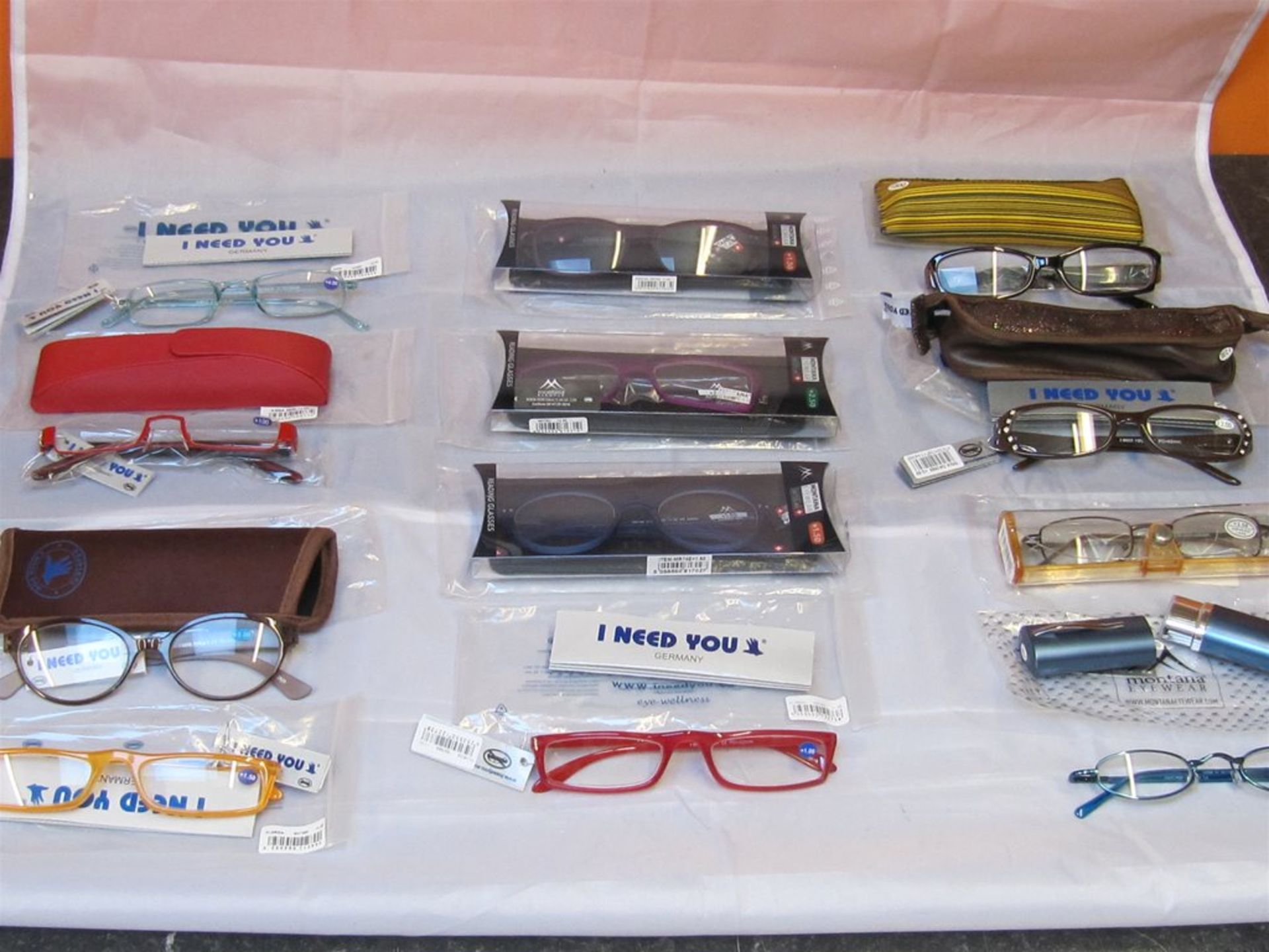 68) 12 x Reading Glasses. All new with Tags. No vat on Hammer.