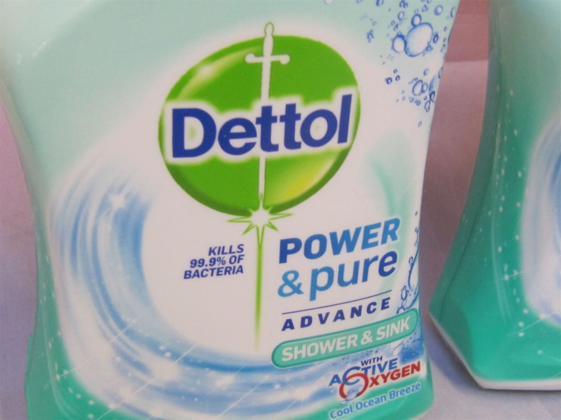 107) 12 x Dettol Shower and Sink Spray. 750ml each. No vat on Hammer. - Image 3 of 4