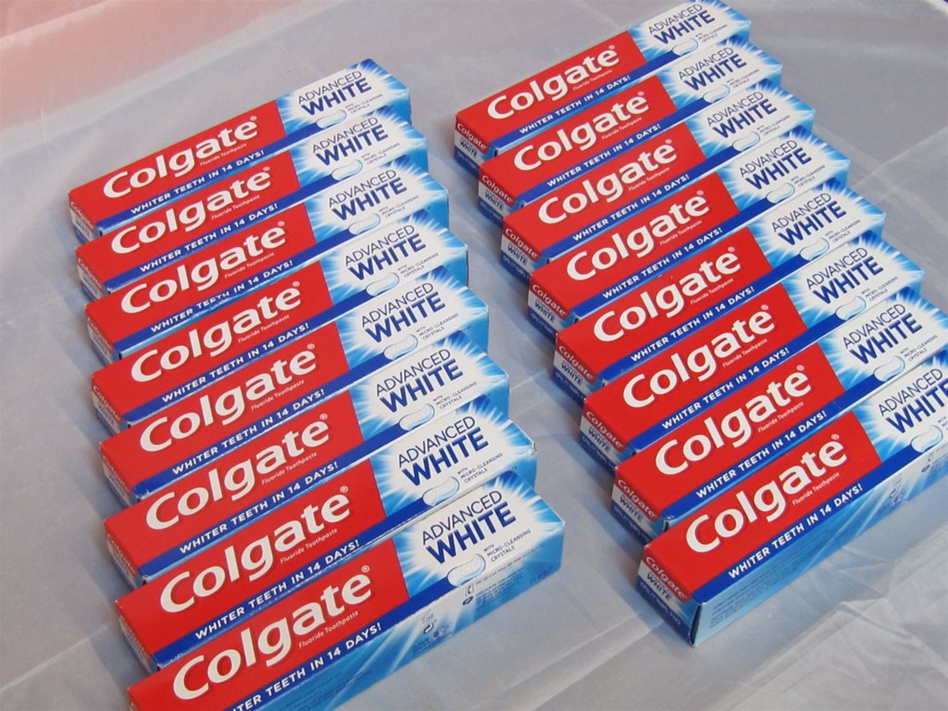 194) 16 x Colgate Fluoride Toothpaste. 75ml each. No vat on Hammer.