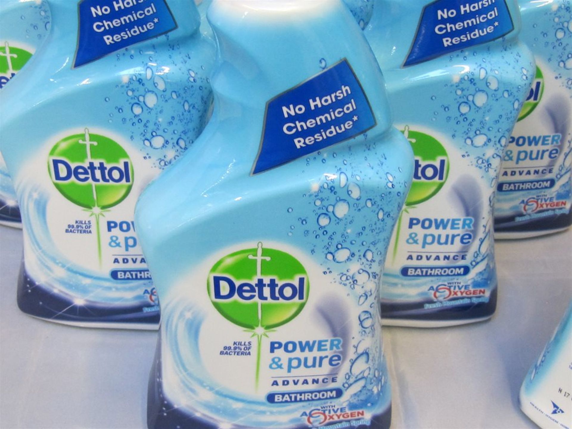 186) 16 x Dettol Barthroom Spray. 750ml each. No vat on Hammer. - Image 2 of 4