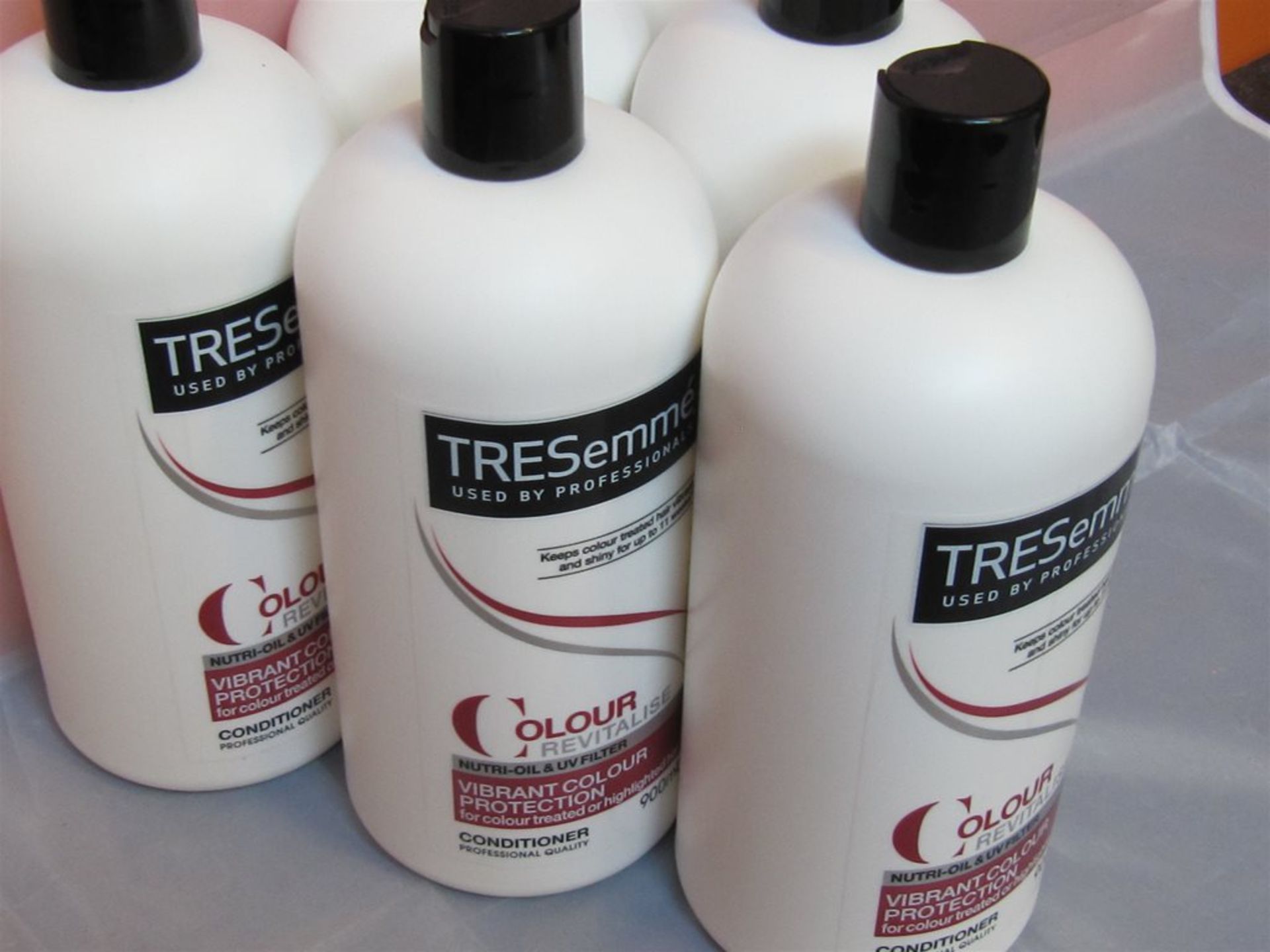 22) 6 x Tresemme Hair Conditioner. Professional Quality. 900ml each. - Image 2 of 4