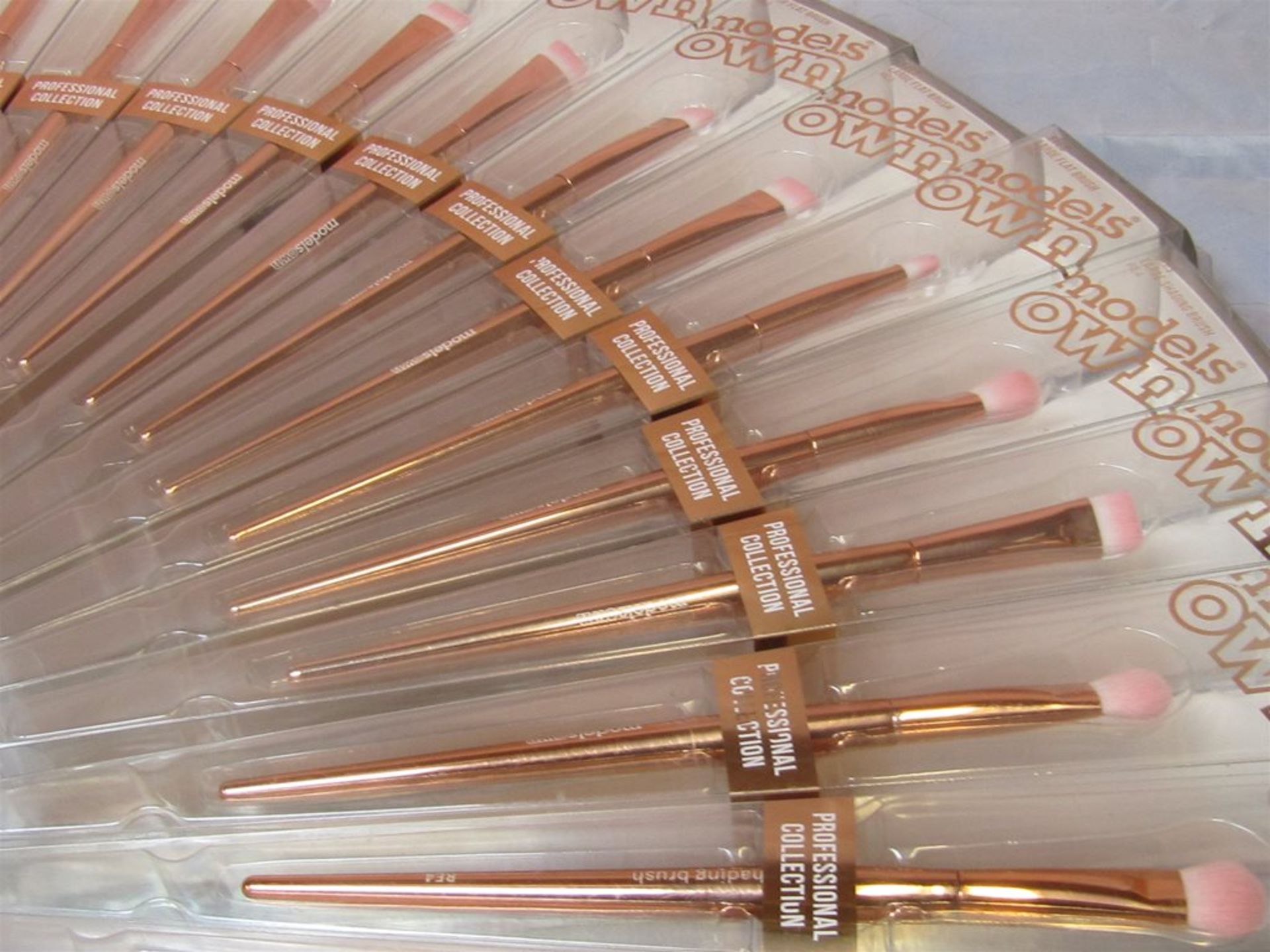 165) 22 x Models Own Professional Makeup Brushes. No vat on Hammer. - Bild 4 aus 4