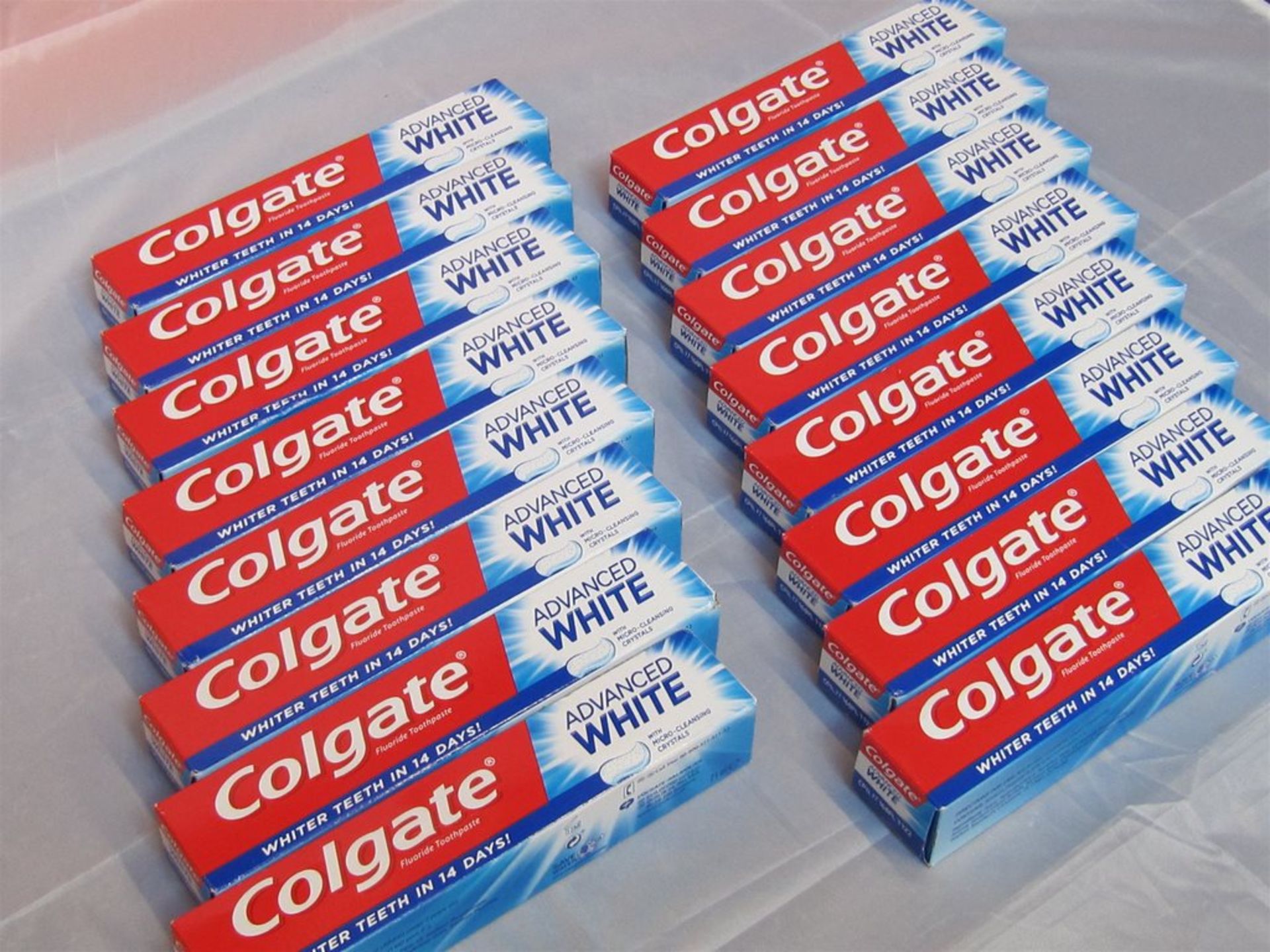 192) 16 x Colgate Fluoride Toothpaste. 75ml each. No vat on Hammer.