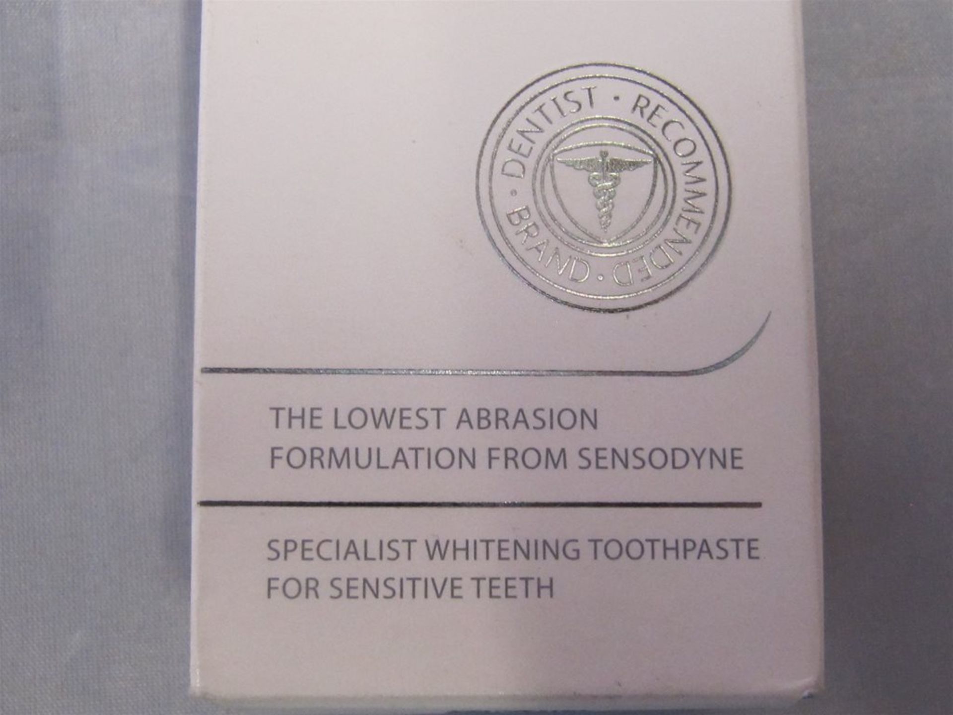 201) 6 x Sensodyne Mint Toothpaste. 75ml each. No vat on Hammer. - Image 2 of 3