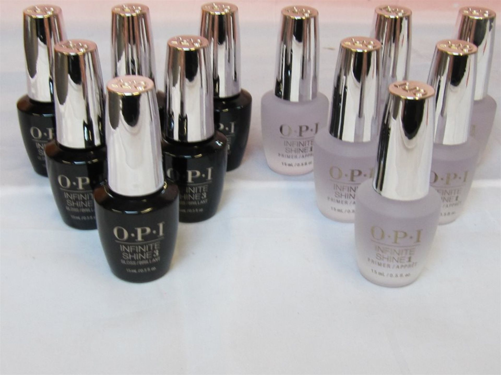 135) 12 x OPI Nail Varnish. No vat on Hammer.