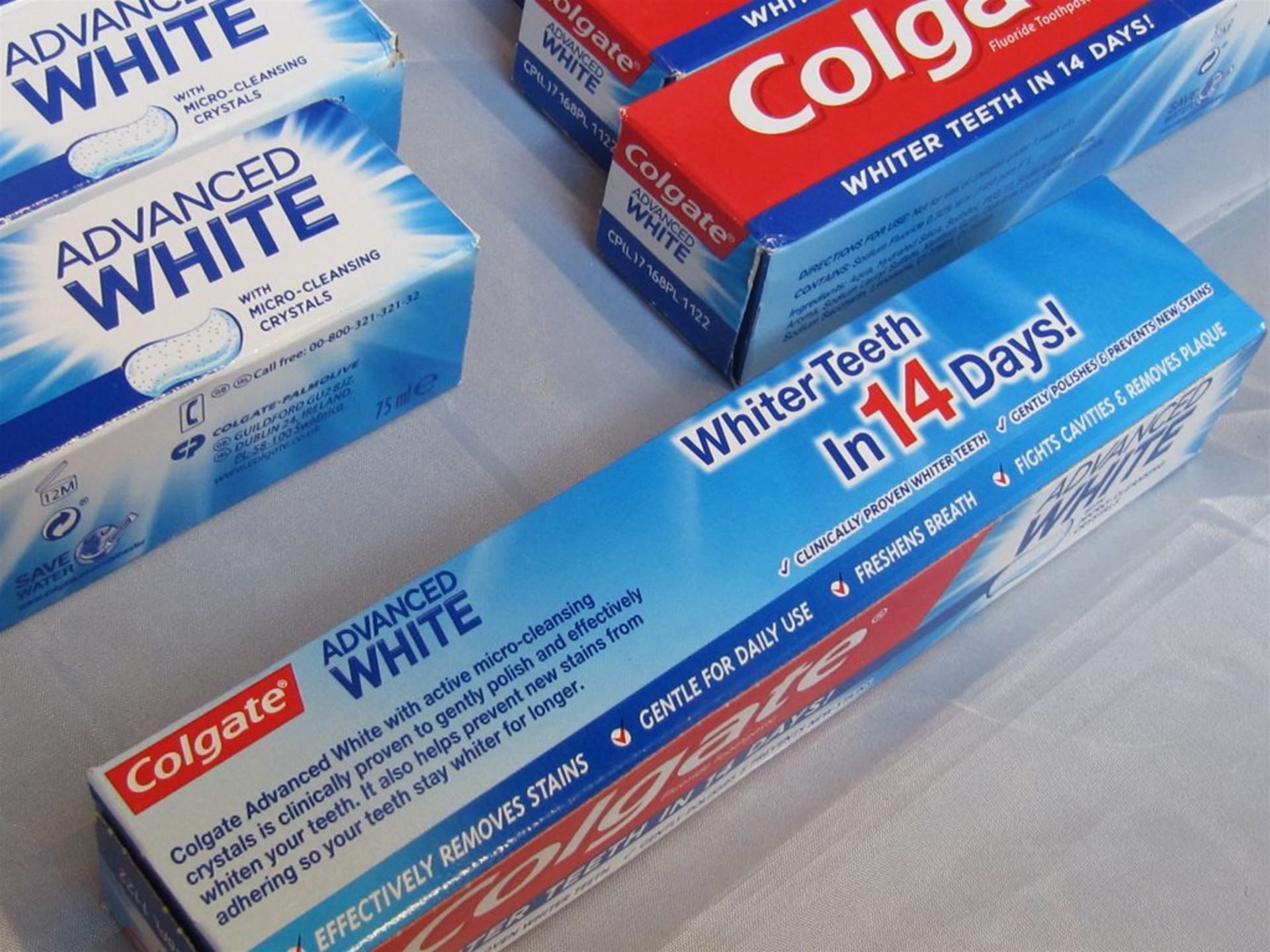 196) 16 x Colgate Fluoride Toothpaste. 75ml each. No vat on Hammer. - Bild 3 aus 4