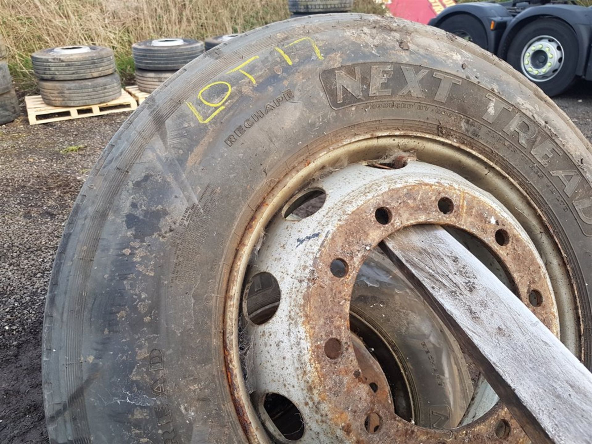 4x 22.5 Assorted Tyres - Image 4 of 4