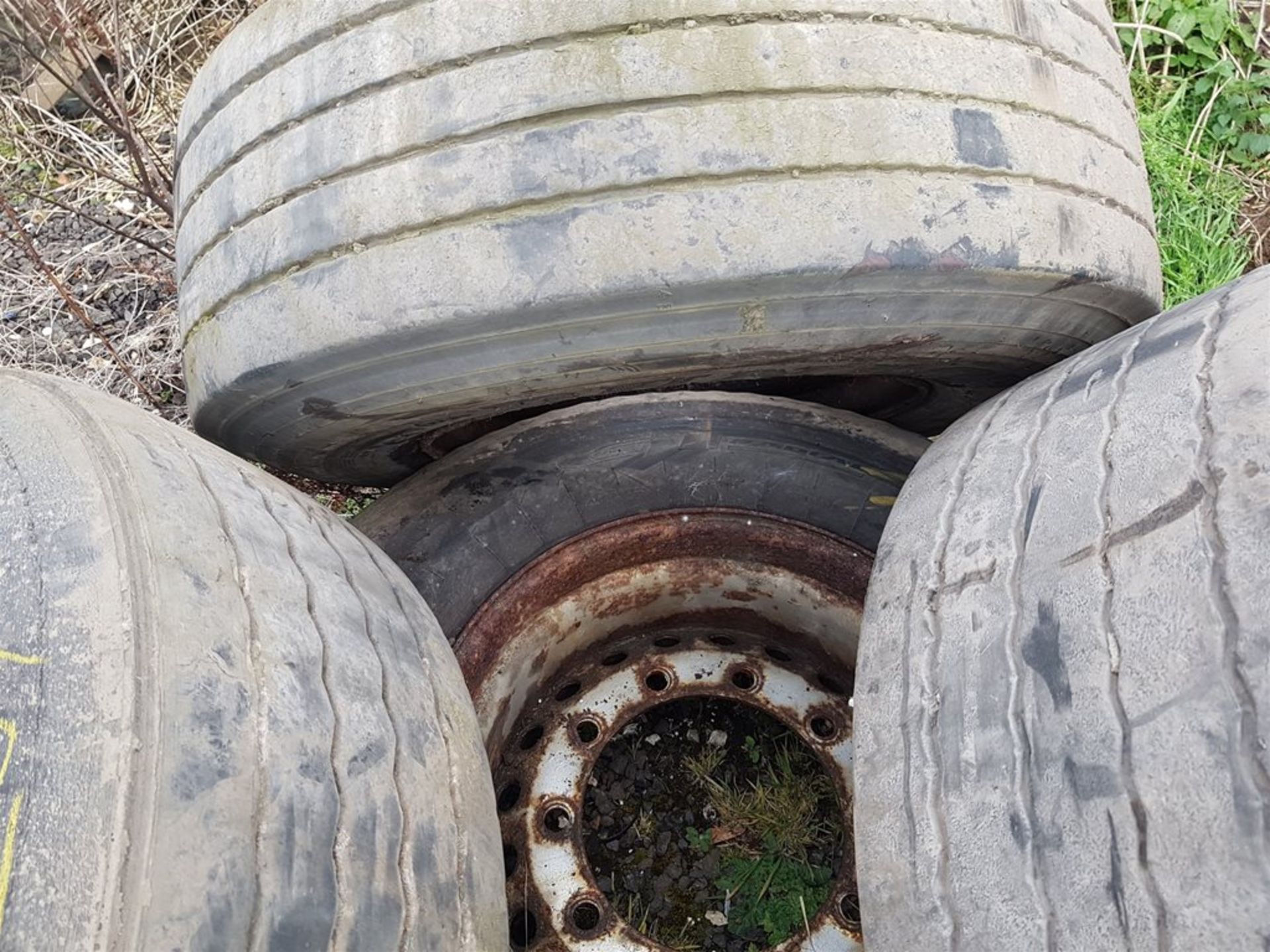 4x 385 | 65 | 22.6 Truck / Trailer Tyres