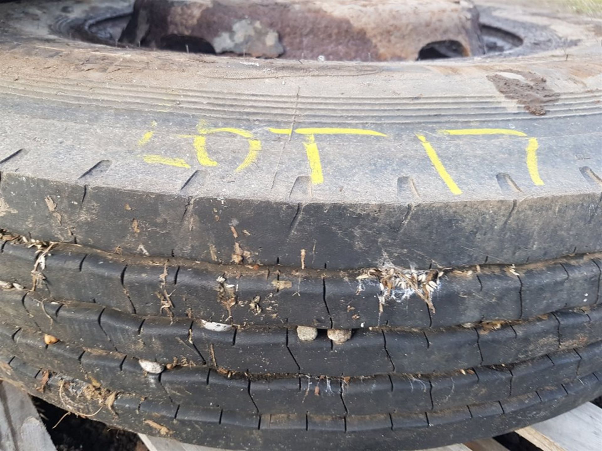 4x 22.5 Assorted Tyres - Image 3 of 4