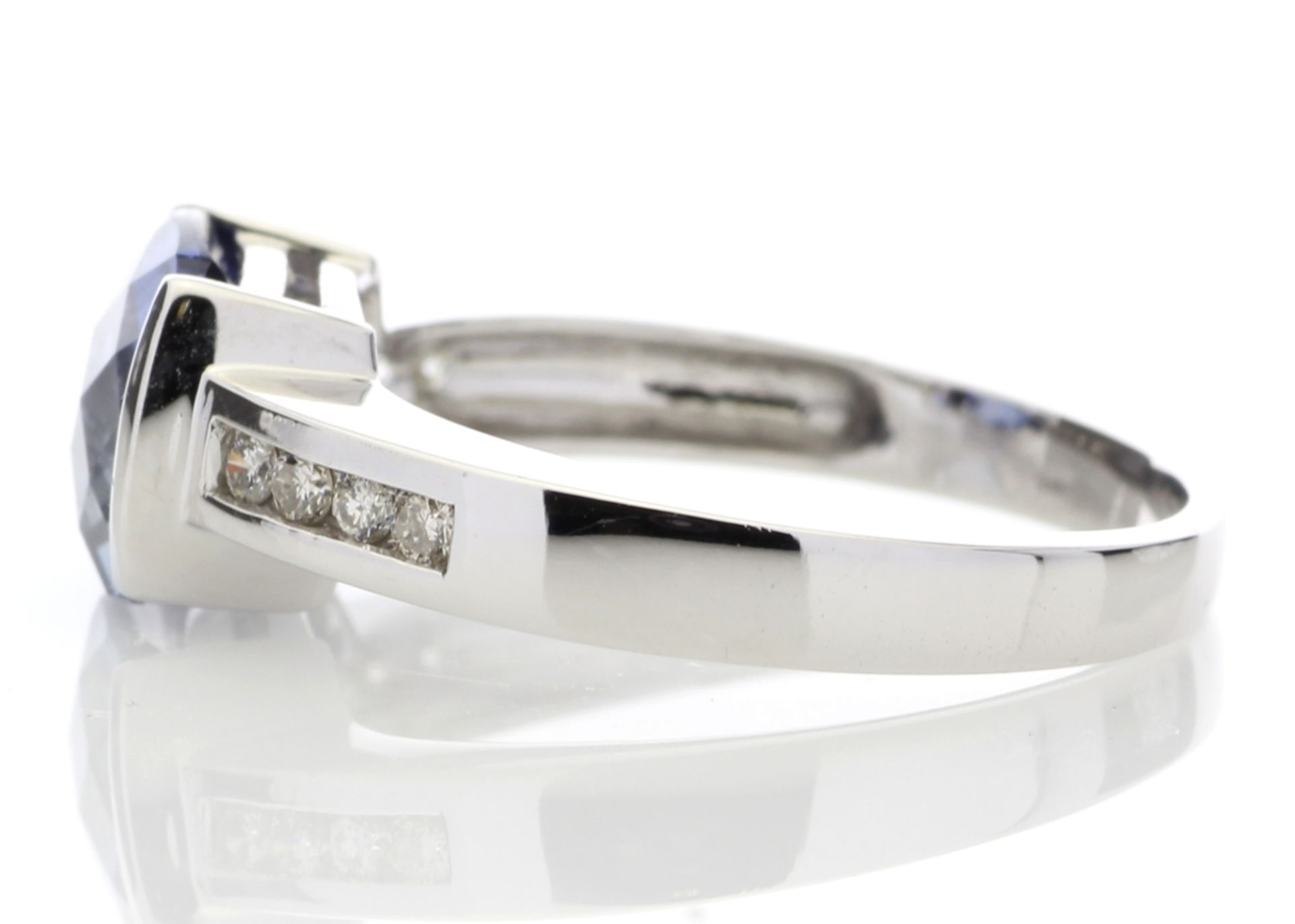 8180061CR-, *** RRP £2,280.00*** UNUSED - Certified by GIE 9ct White Gold Created Ceylon Sapphire - Image 2 of 5