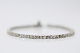 18ct White Gold ladies Diamond solitaire tennis bracelet, set with 4.00 carats of diamonds, Clarity-