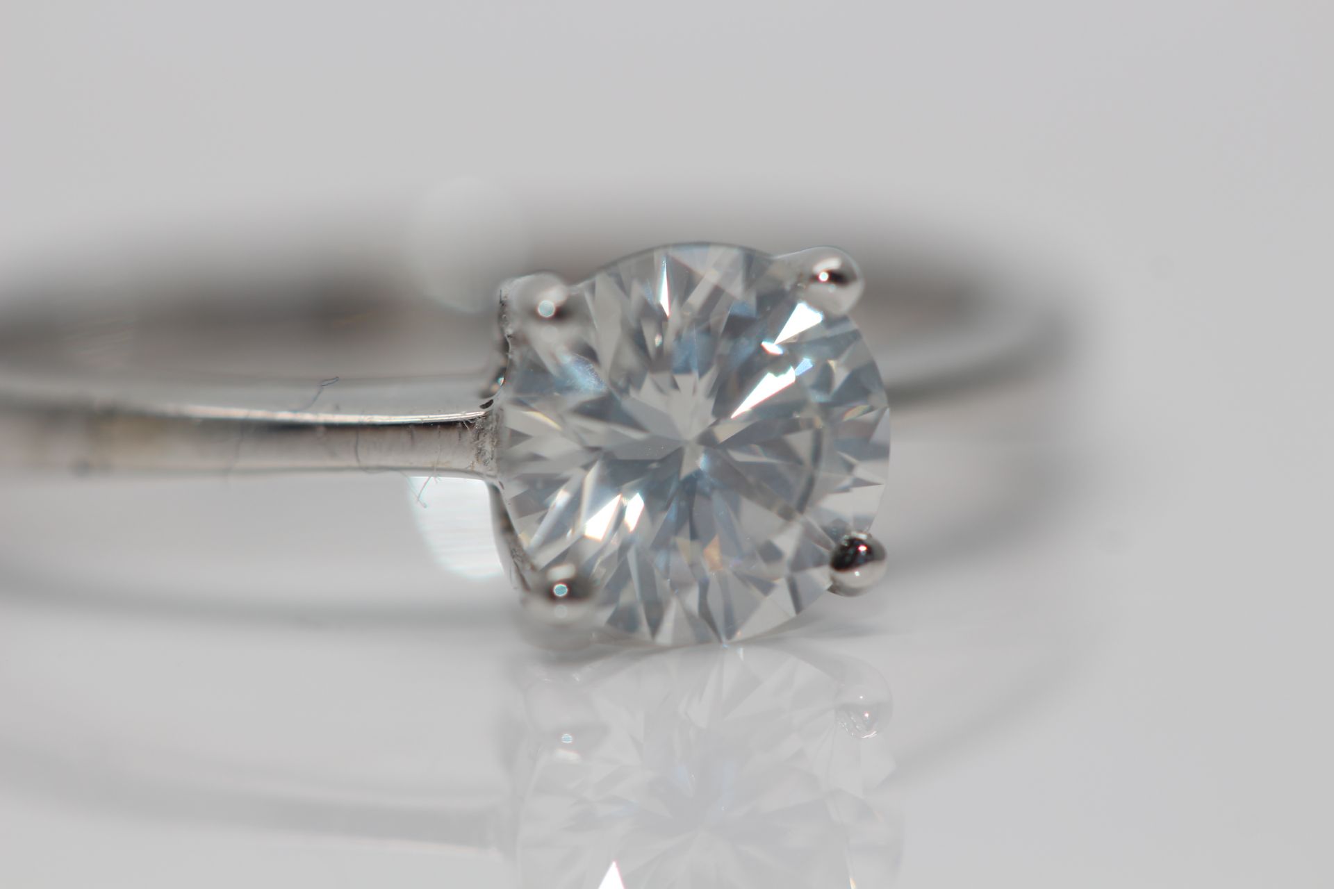14ct White gold ladies diamond diamond solitaire ring, set with one 1.06 carat diamond, Clarity- - Image 2 of 3