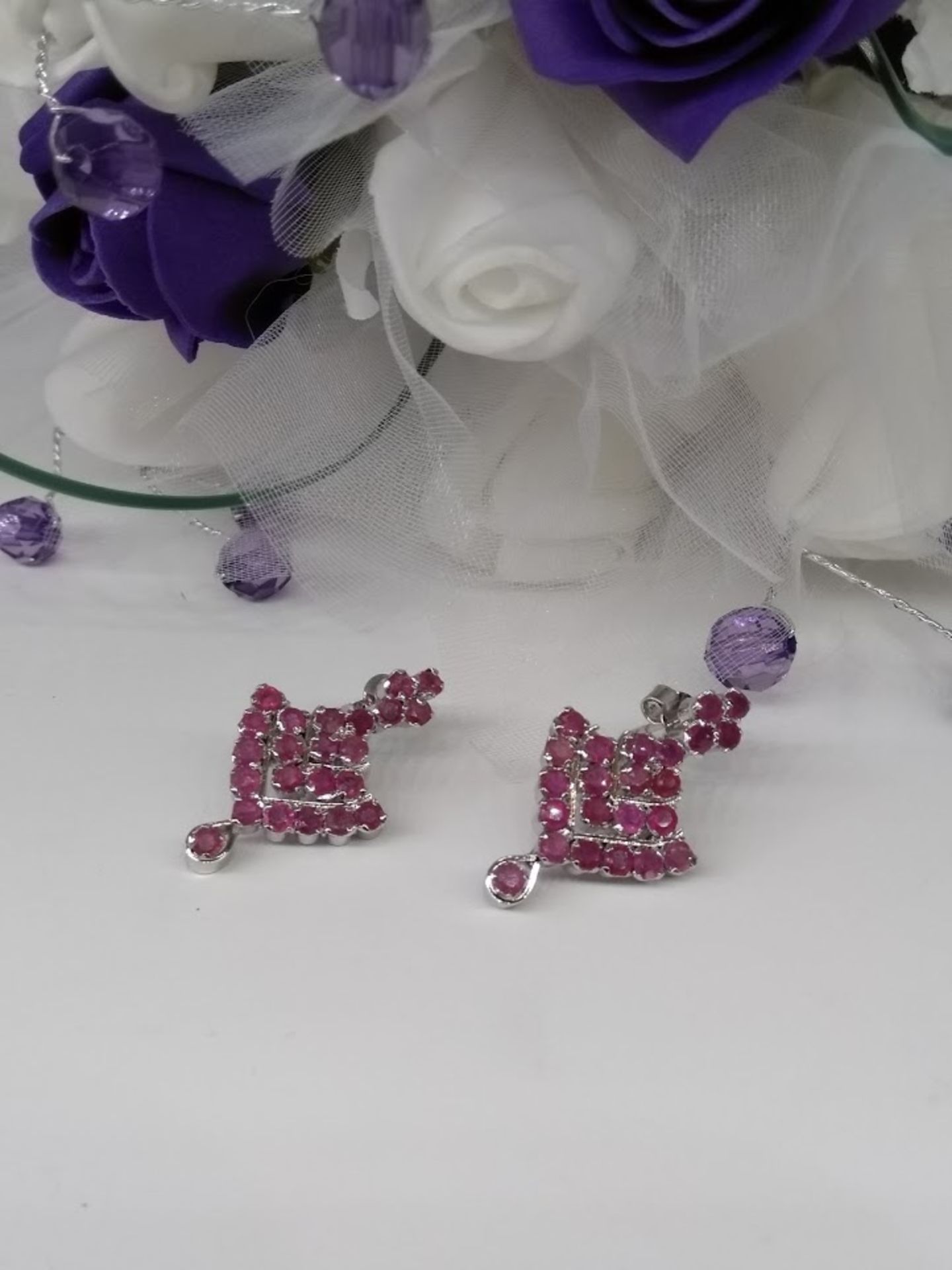 AGI Certified - Lovely pair of Natural Ruby Earrings - Set with 46 Natural Rubys.