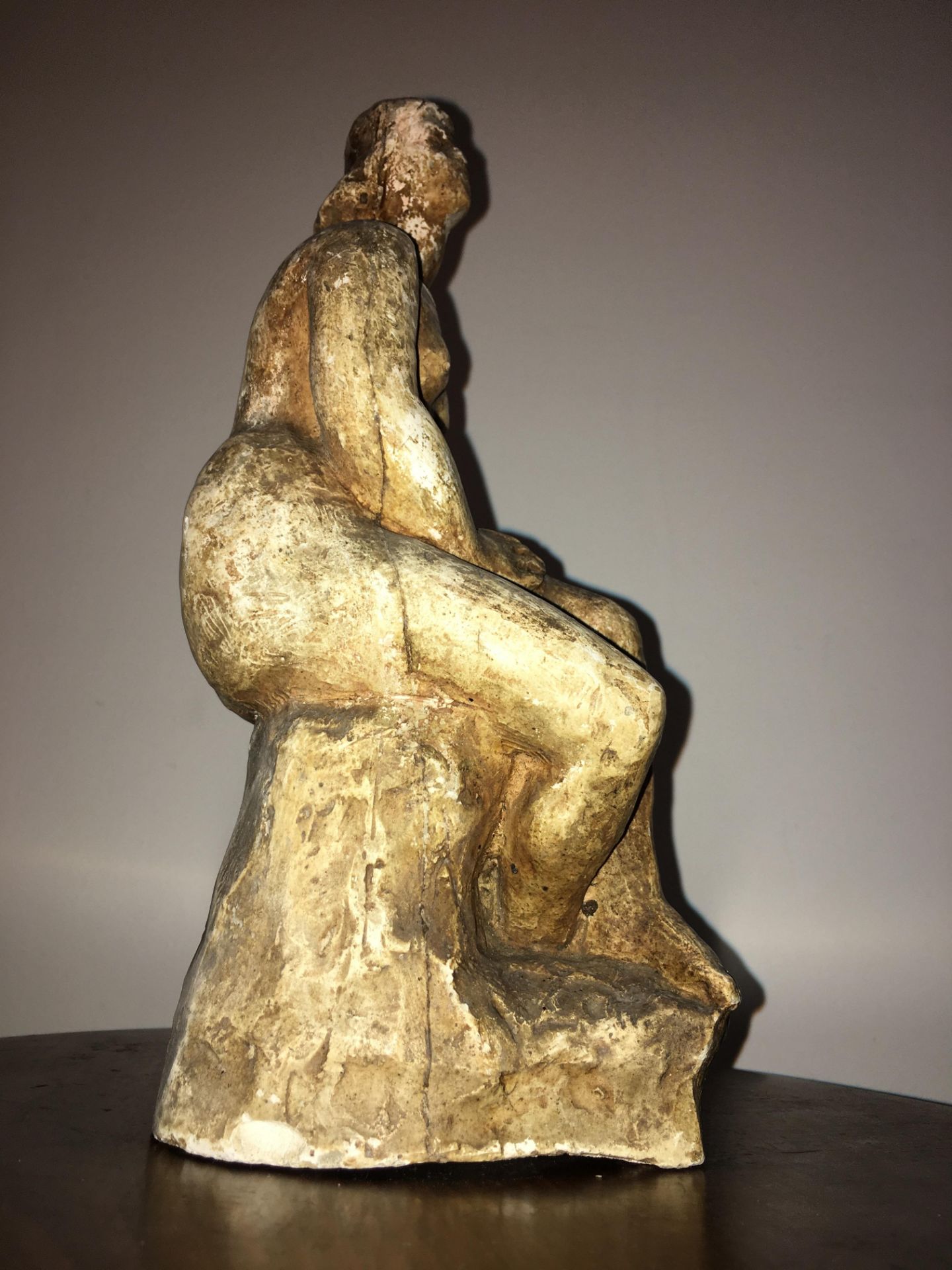 Seated female plaster sculpture signed by Marek Szwarc 1892-1958 - Image 4 of 7