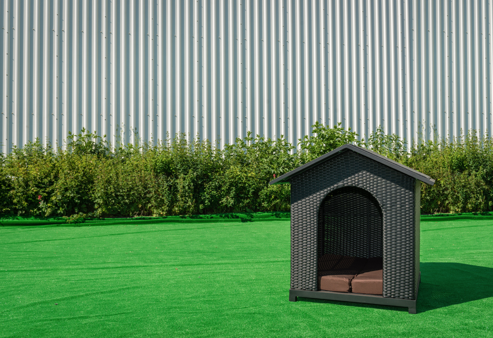 Luxury Dog Kennel Black Rattan