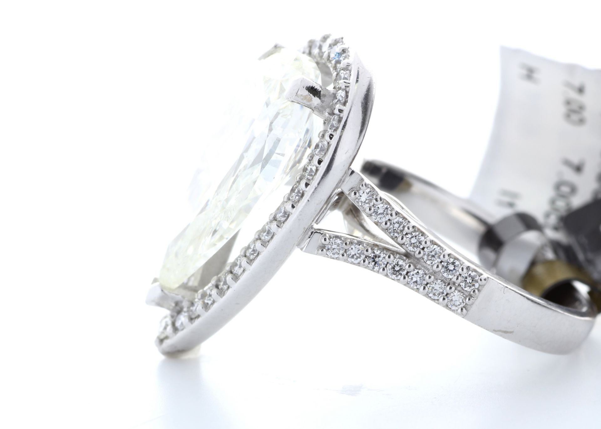 7 Carat Pear Shape Halo Diamond Ring - Bild 2 aus 3