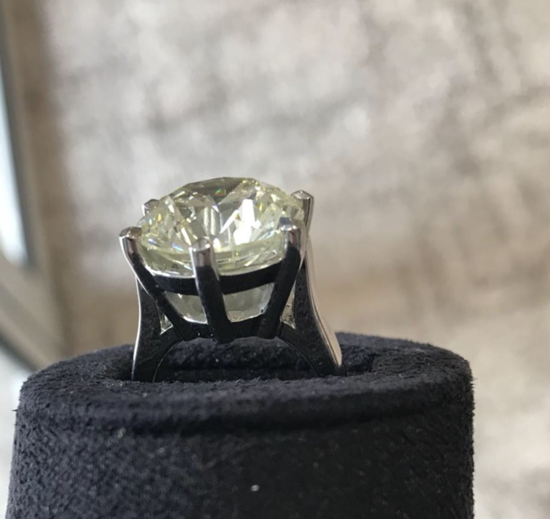 13.06 Carat Claw Set Diamond Ring - Bild 4 aus 6