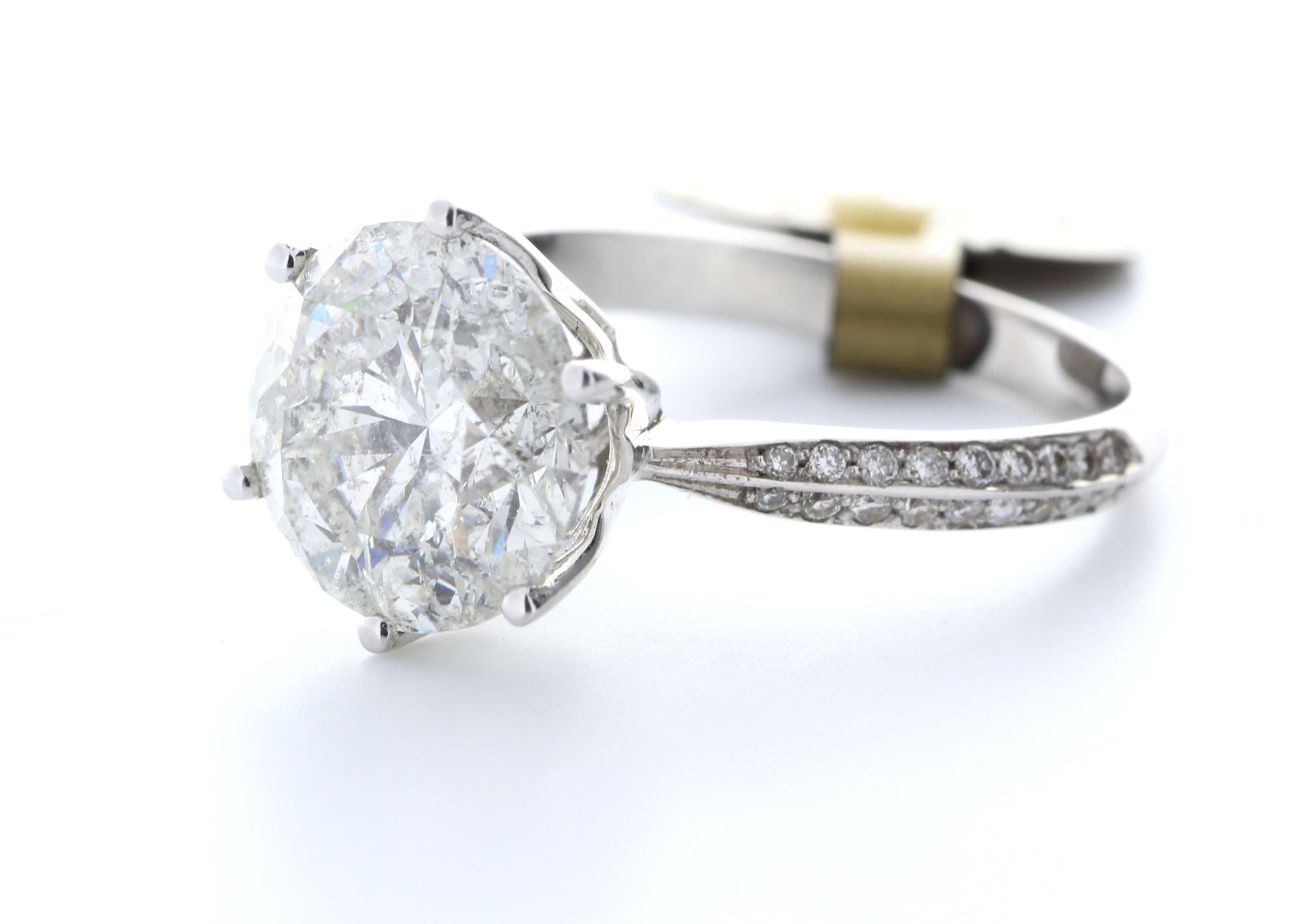 4.29 Carat Shoulder Set Ring - Image 2 of 3