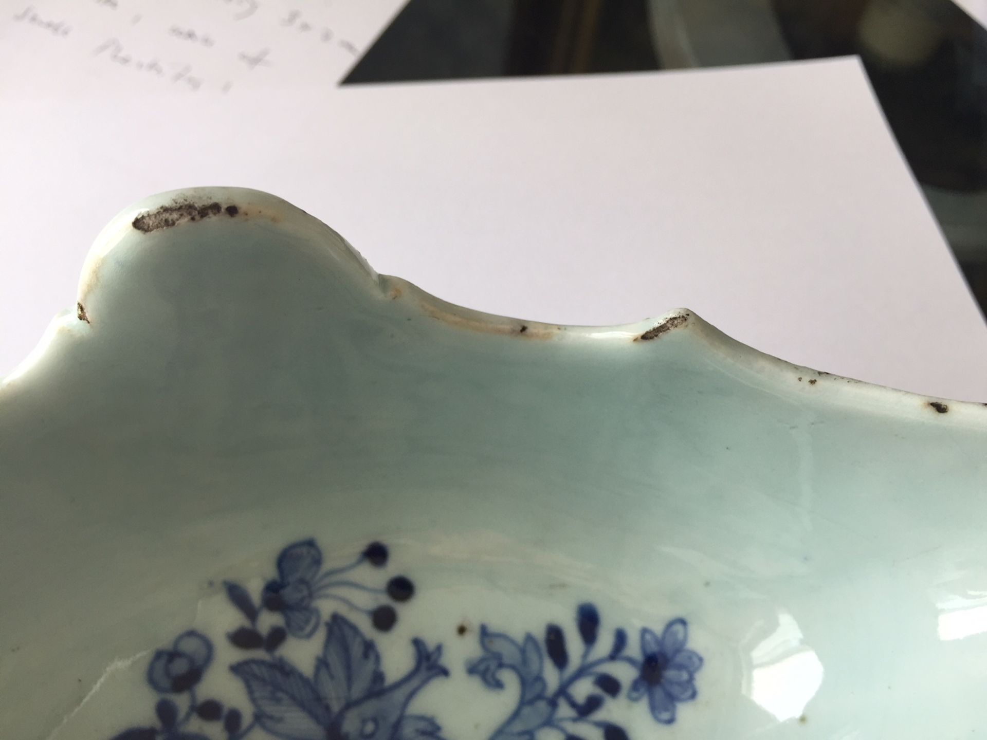 Rare pair of antique Chinese porcelain sauceboats, Circa 1750 (Qianlong period) - Image 17 of 20