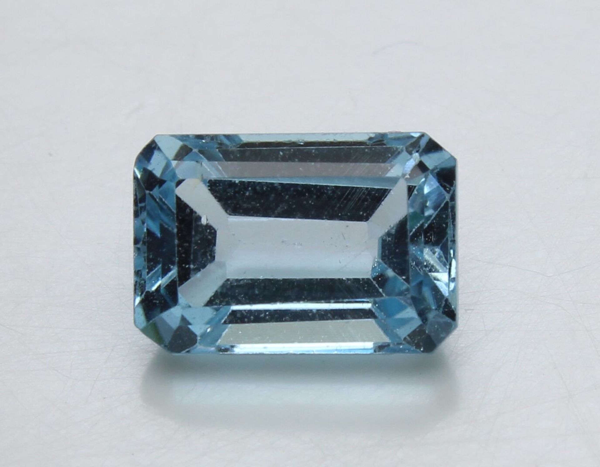 3.77 Ct Igi Certified Blue Topaz