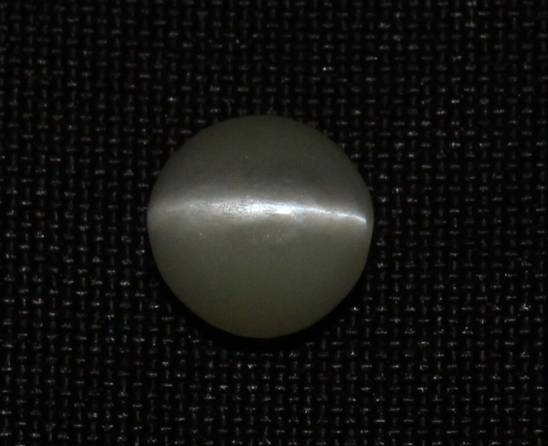 0.52 Ct Igi Certified Chrysoberyl Cat's Eye - Image 2 of 3