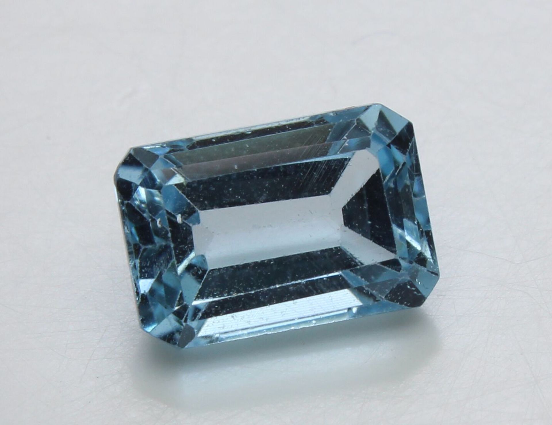 3.77 Ct Igi Certified Blue Topaz - Image 2 of 2