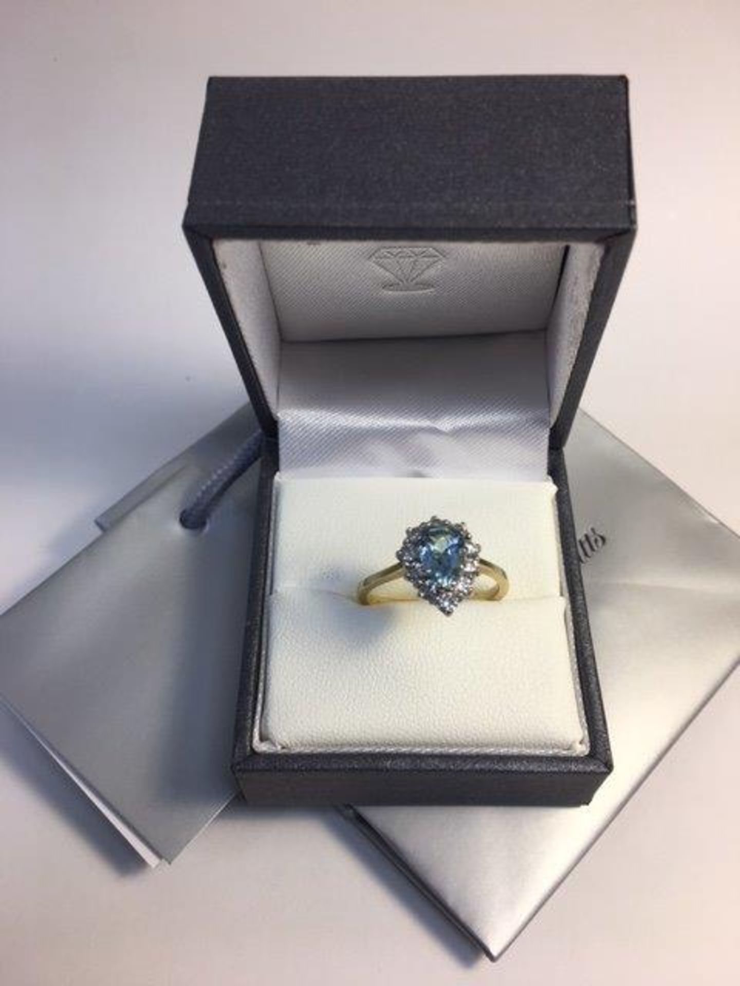 18ct yellow gold blue topaz and diamond halo ring - Image 4 of 4