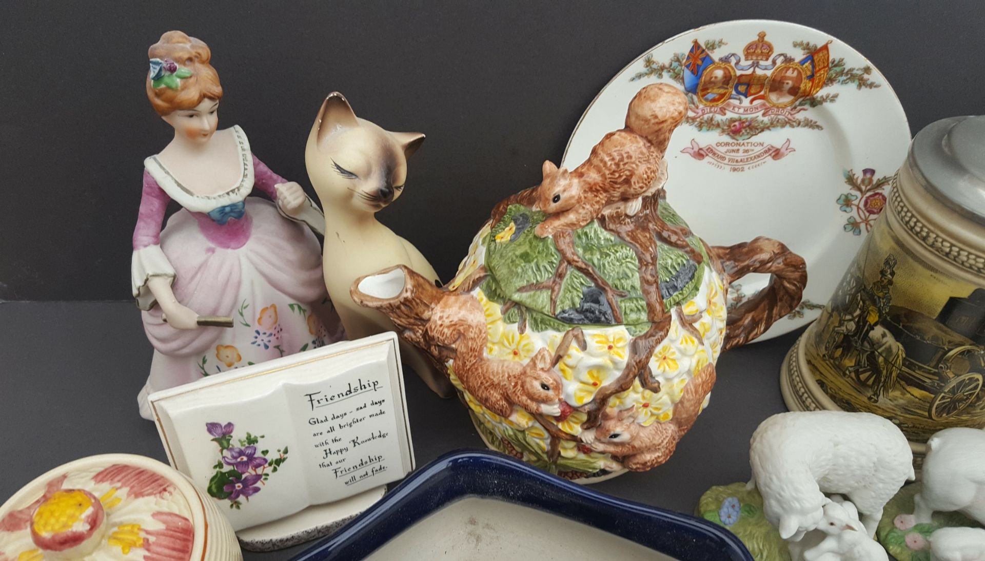 Vintage Retro Parcel of China Includes Teapot Figures Animals & Collectables NO RESERVE - Image 2 of 2