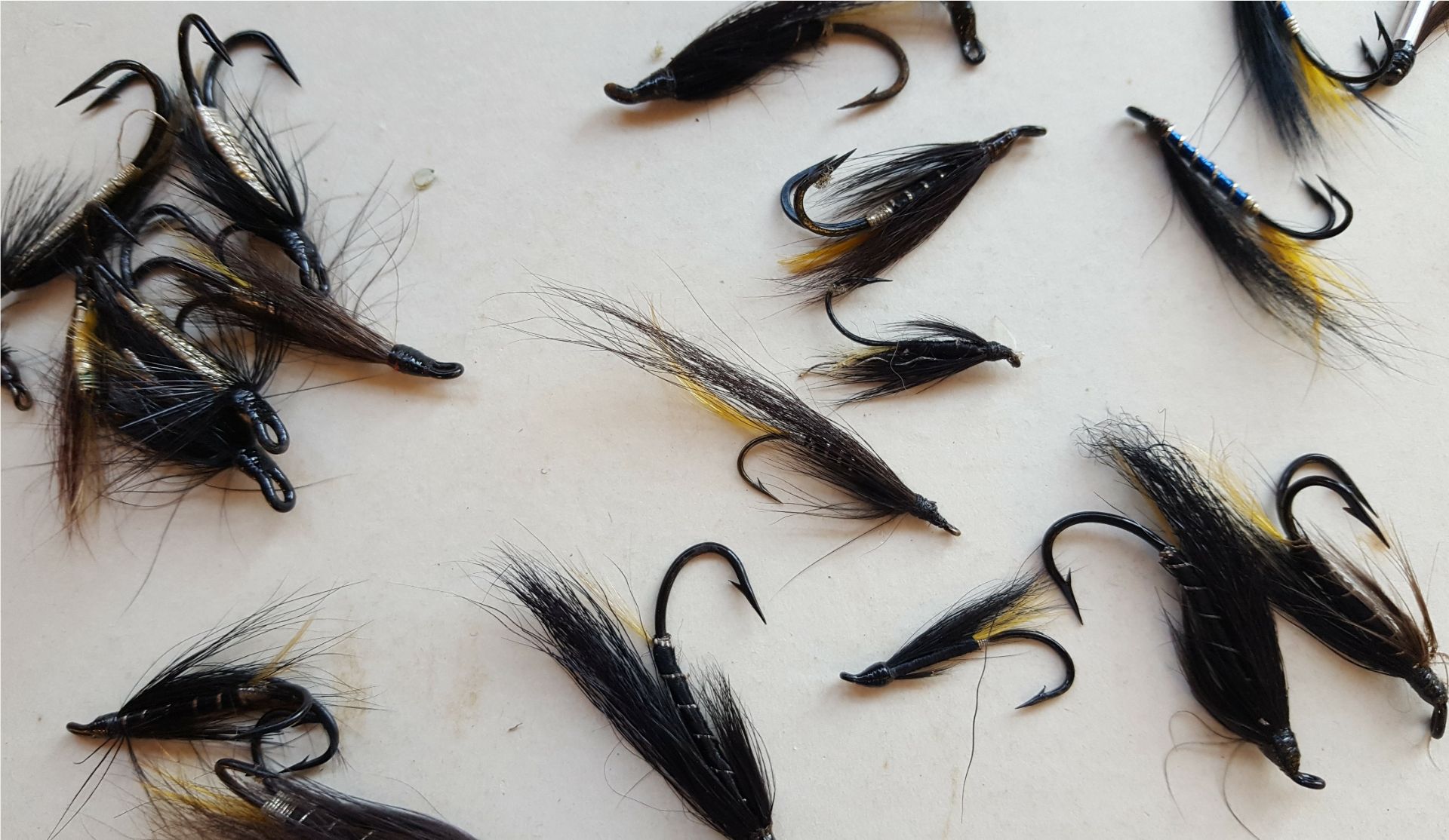 32 Assorted Fishing Flies in box - Image 7 of 8