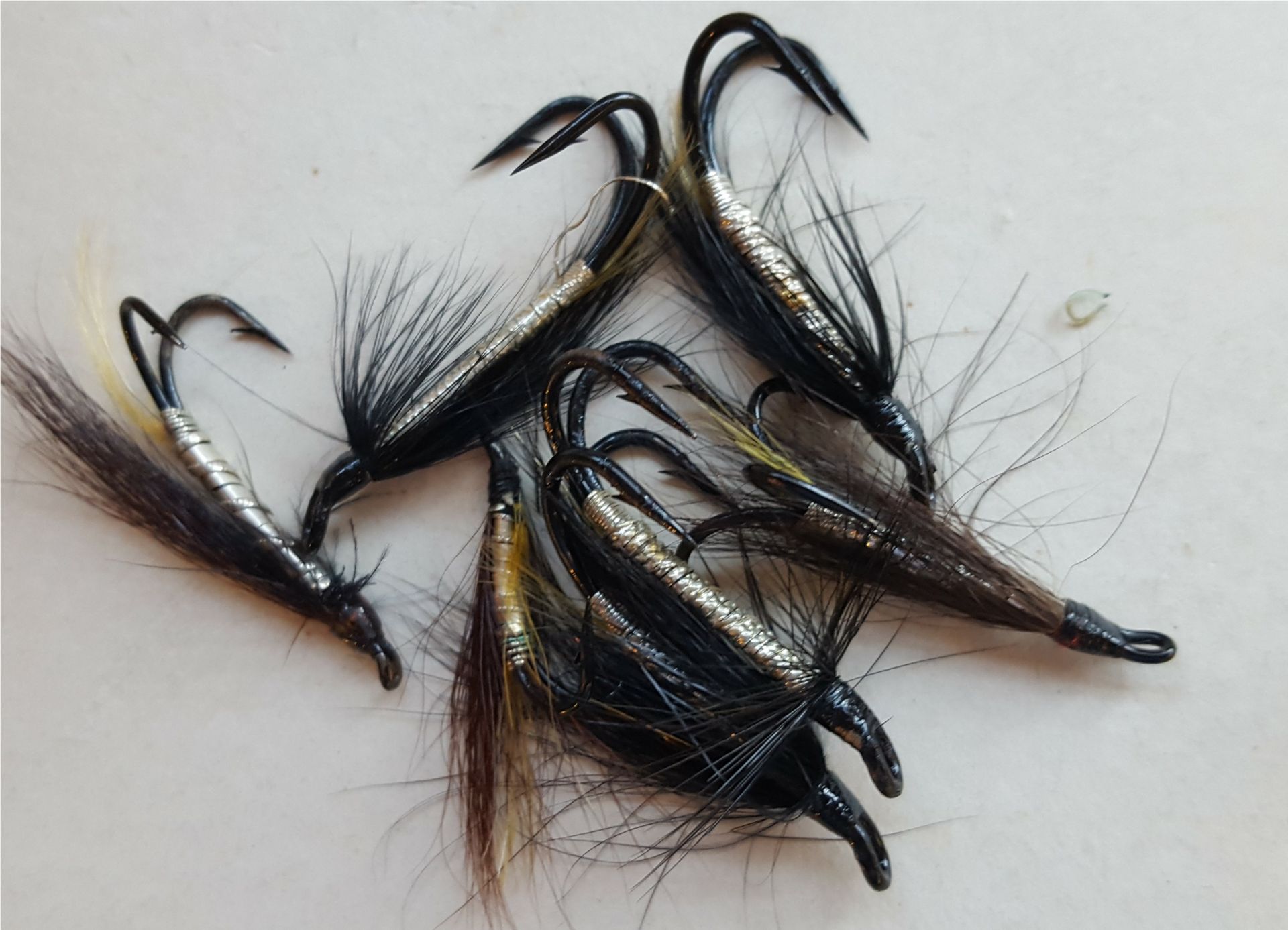 32 Assorted Fishing Flies in box - Image 4 of 8