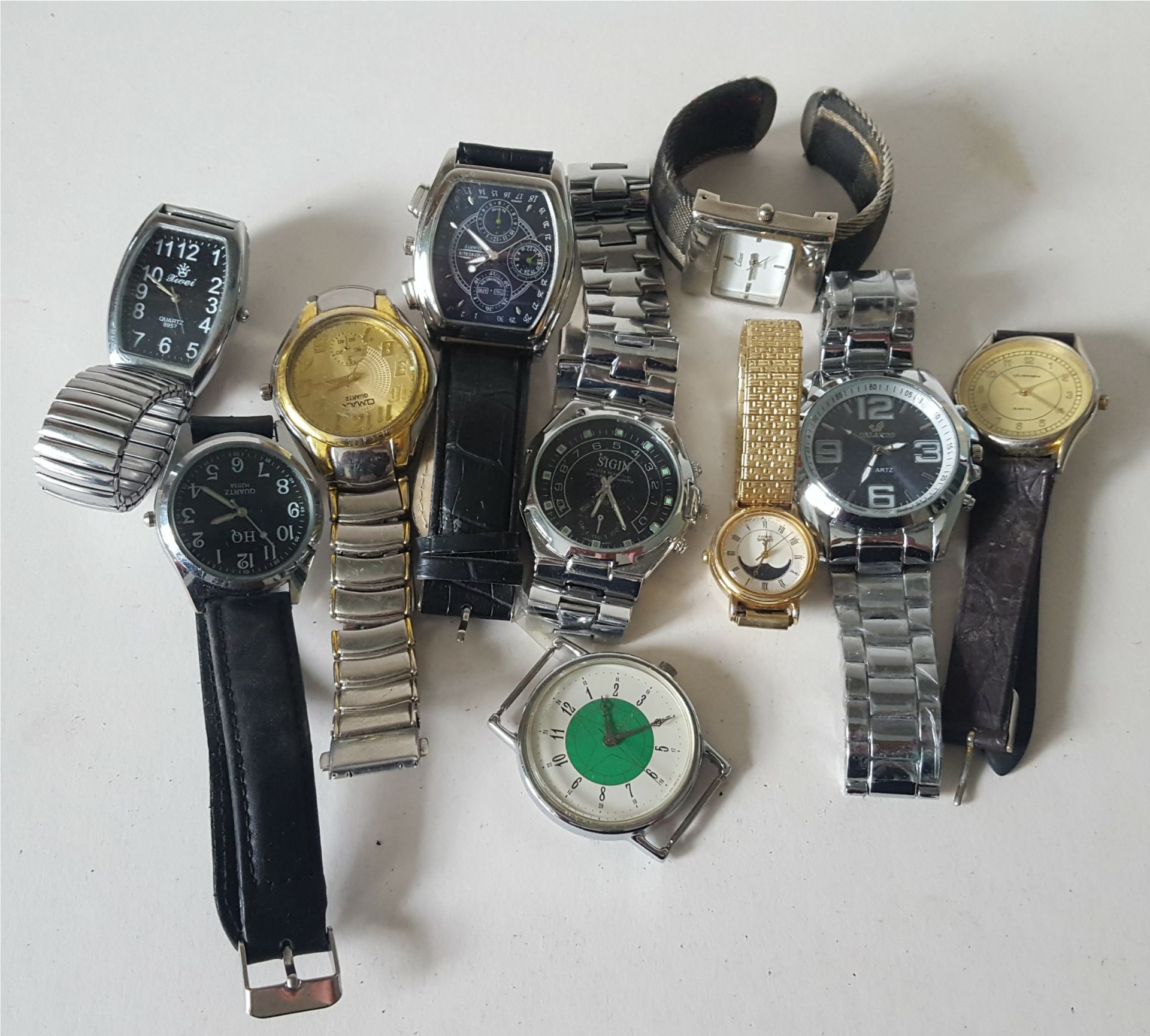 Vintage Retro Parcel of 10 Assorted Wrist Watches NO RESERVE