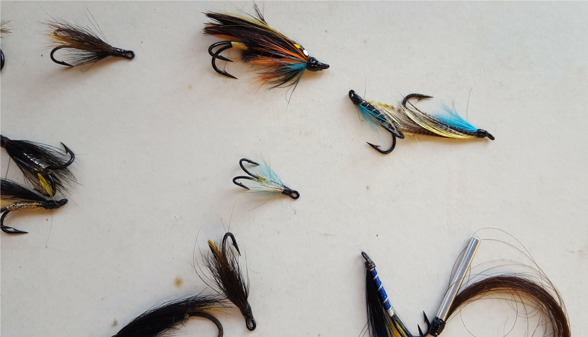 32 Assorted Fishing Flies in box - Image 2 of 8