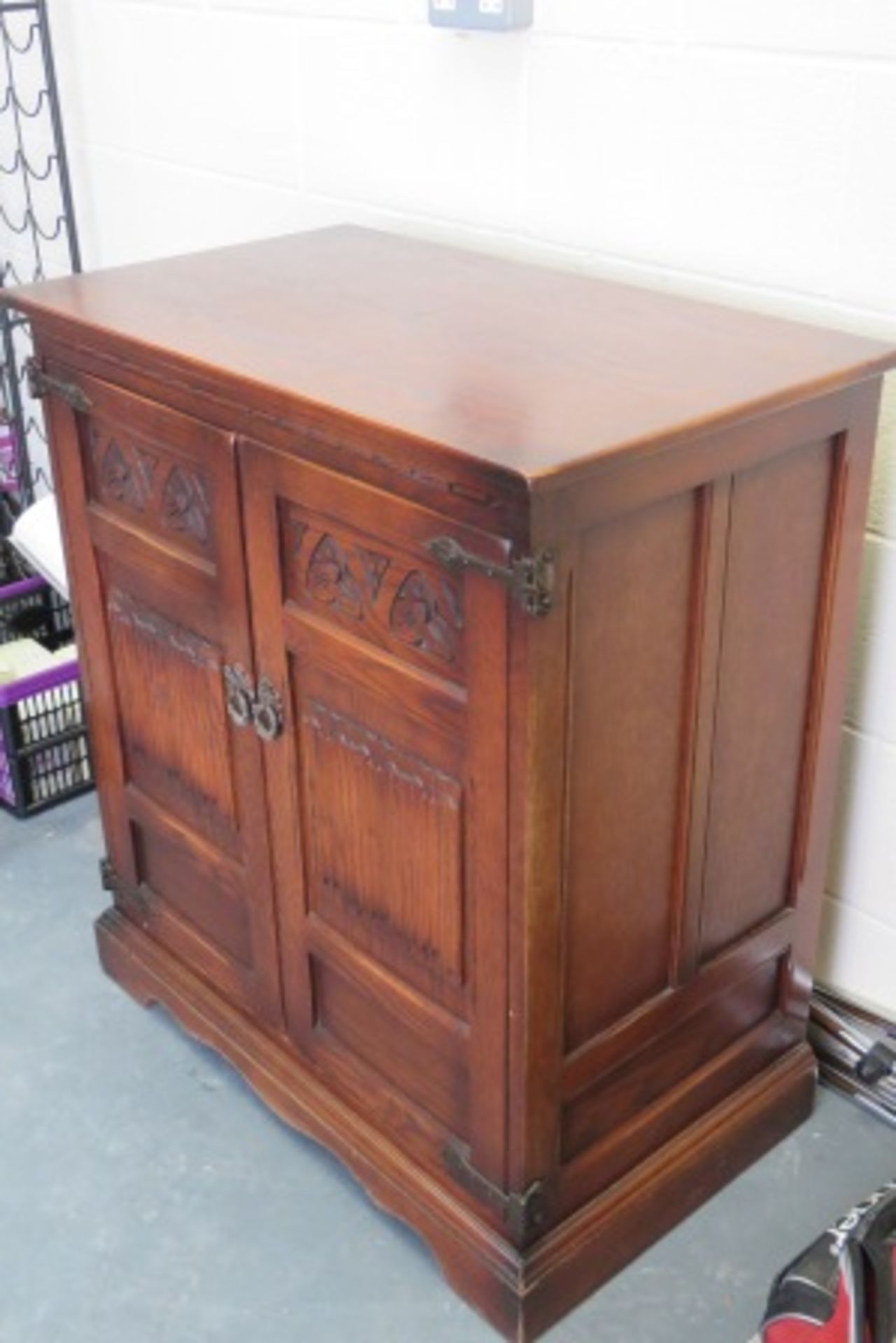 Vintage Carved Wooden Tv Cabinet - Image 2 of 3