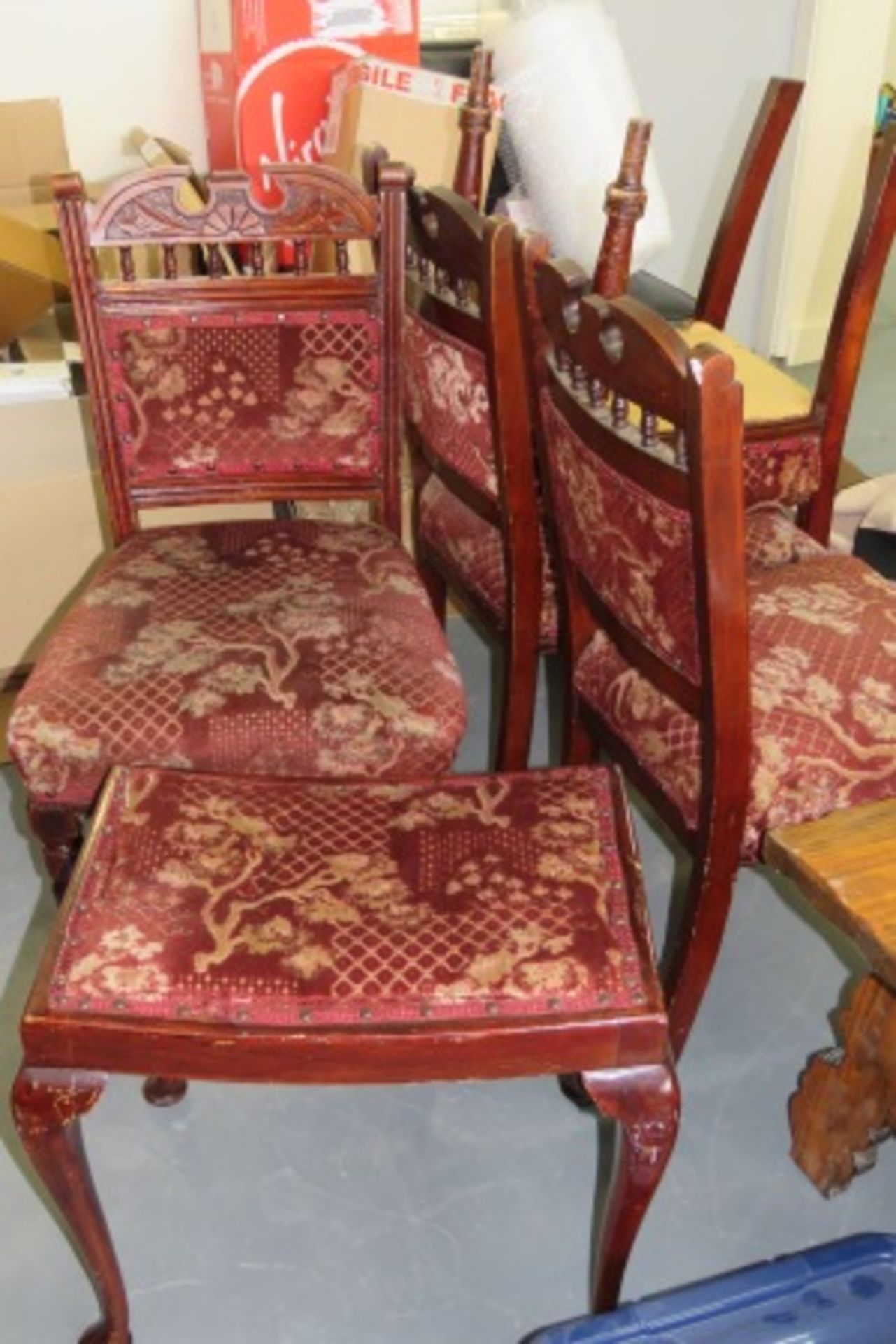 4 X VINTAGE DINING CHAIRS WITH QUEEN ANNE LEGGED MATCHING FOOTSTOOL - Image 2 of 2