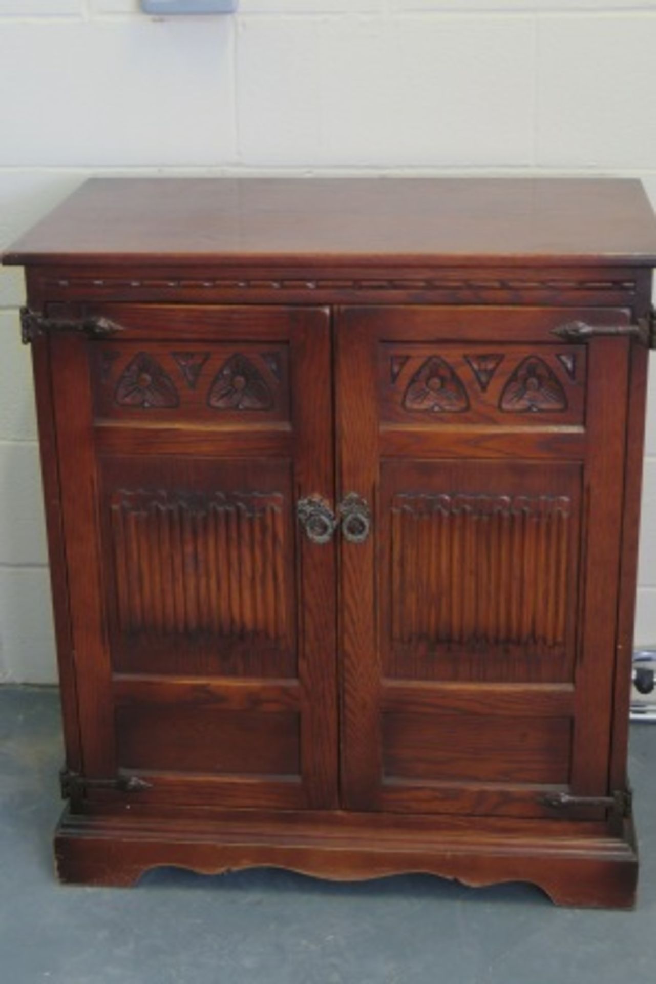 Vintage Carved Wooden Tv Cabinet