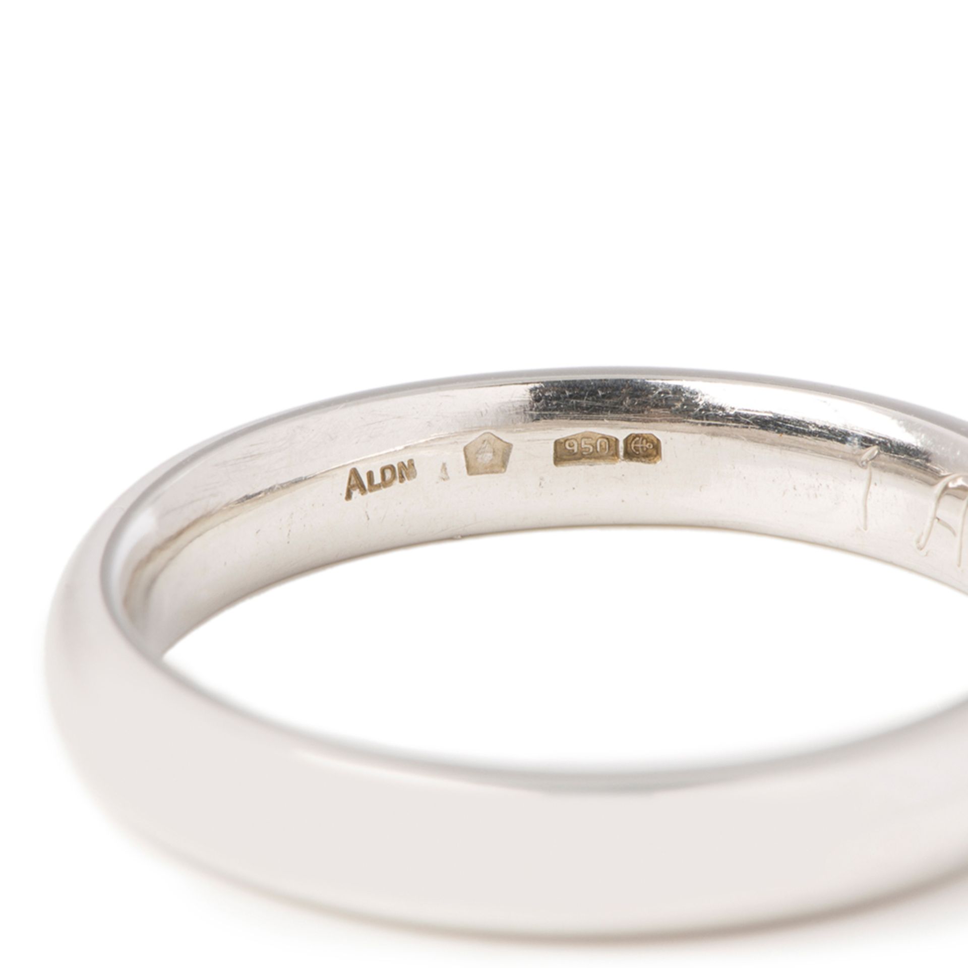 Asprey Platinum 3mm Wedding Band - Image 6 of 8