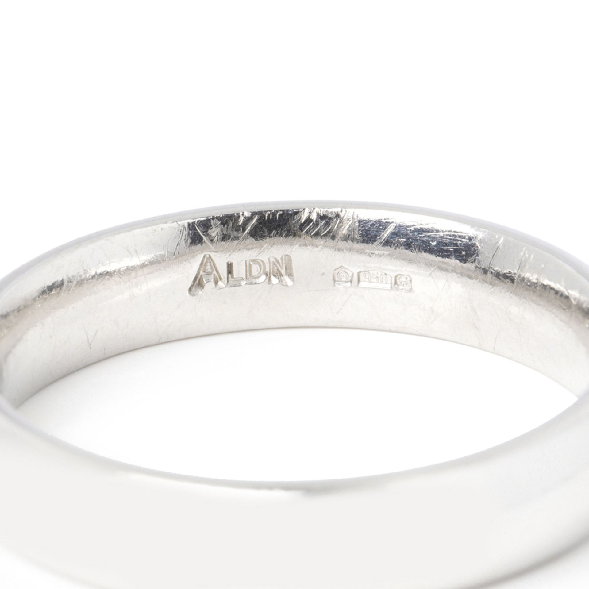 Asprey Platinum Heavy 4mm Wedding Band - Image 6 of 7