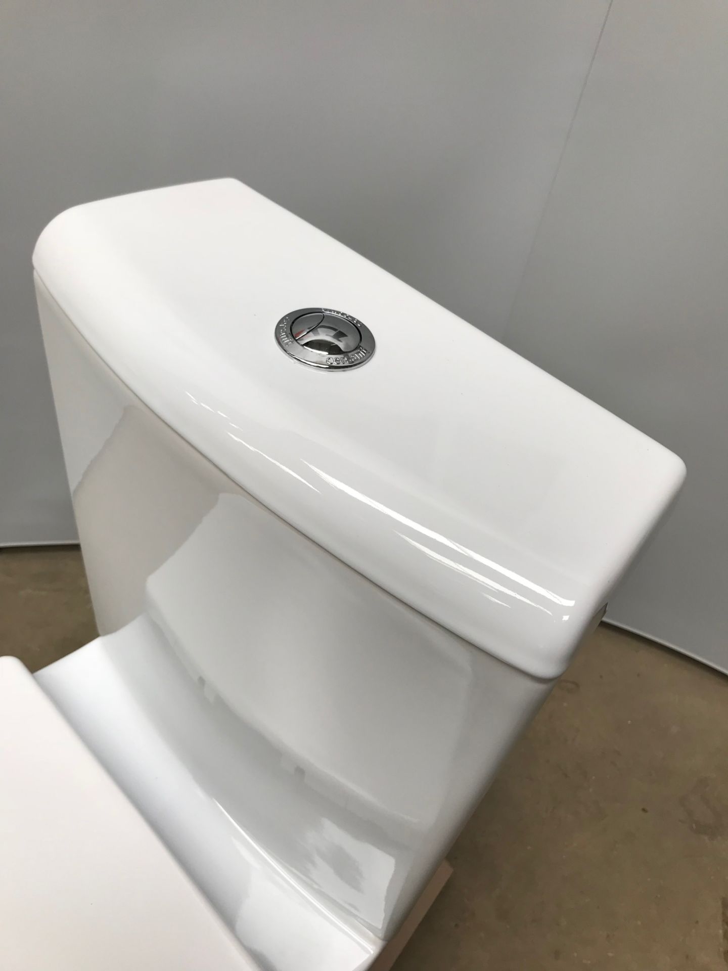 1 x Navassa Close Coupled Toilet with Soft Closing Seat - Bild 4 aus 7