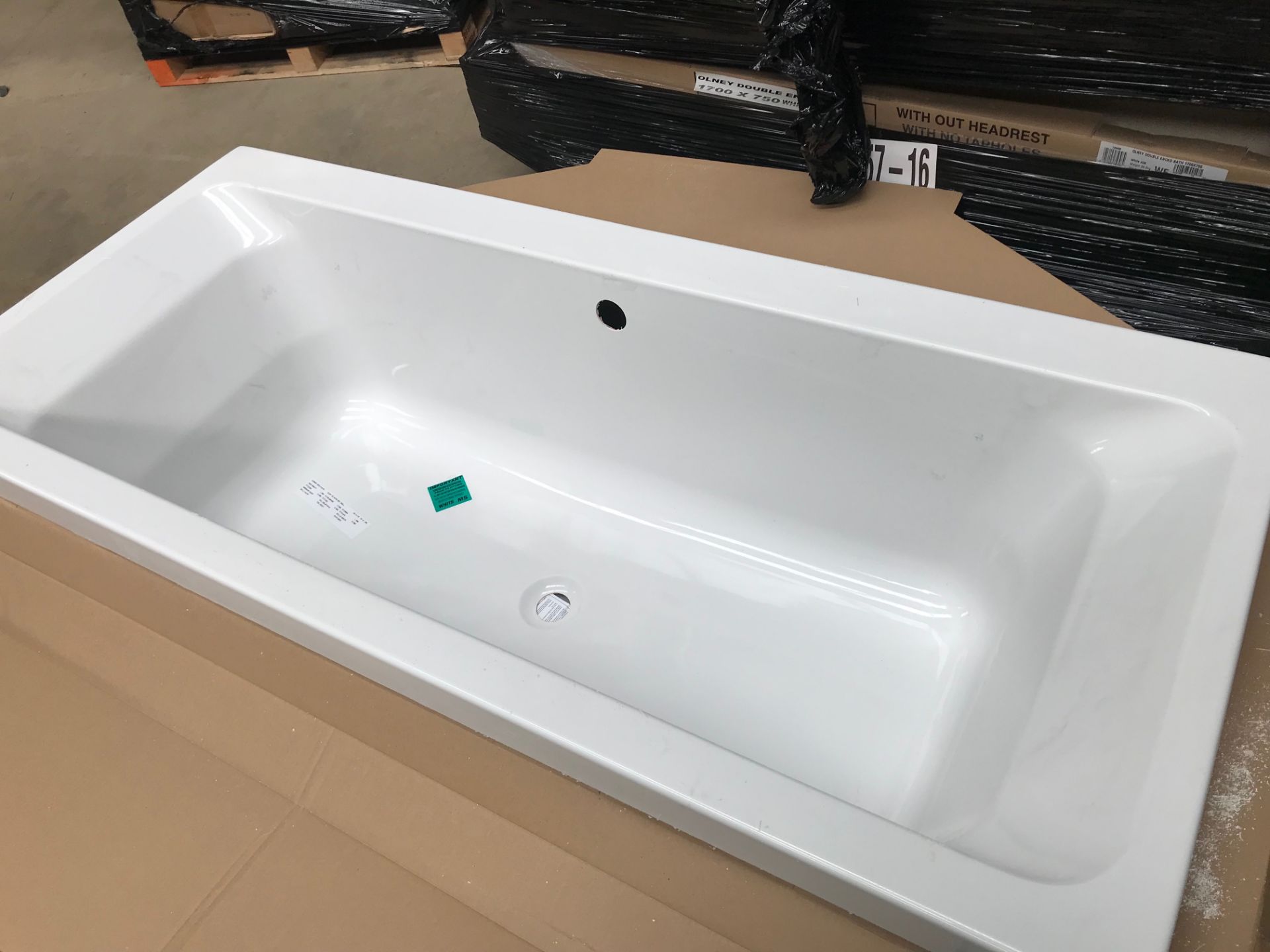 Pallet of 5 x Olney Symmetrical Double Ended Bath