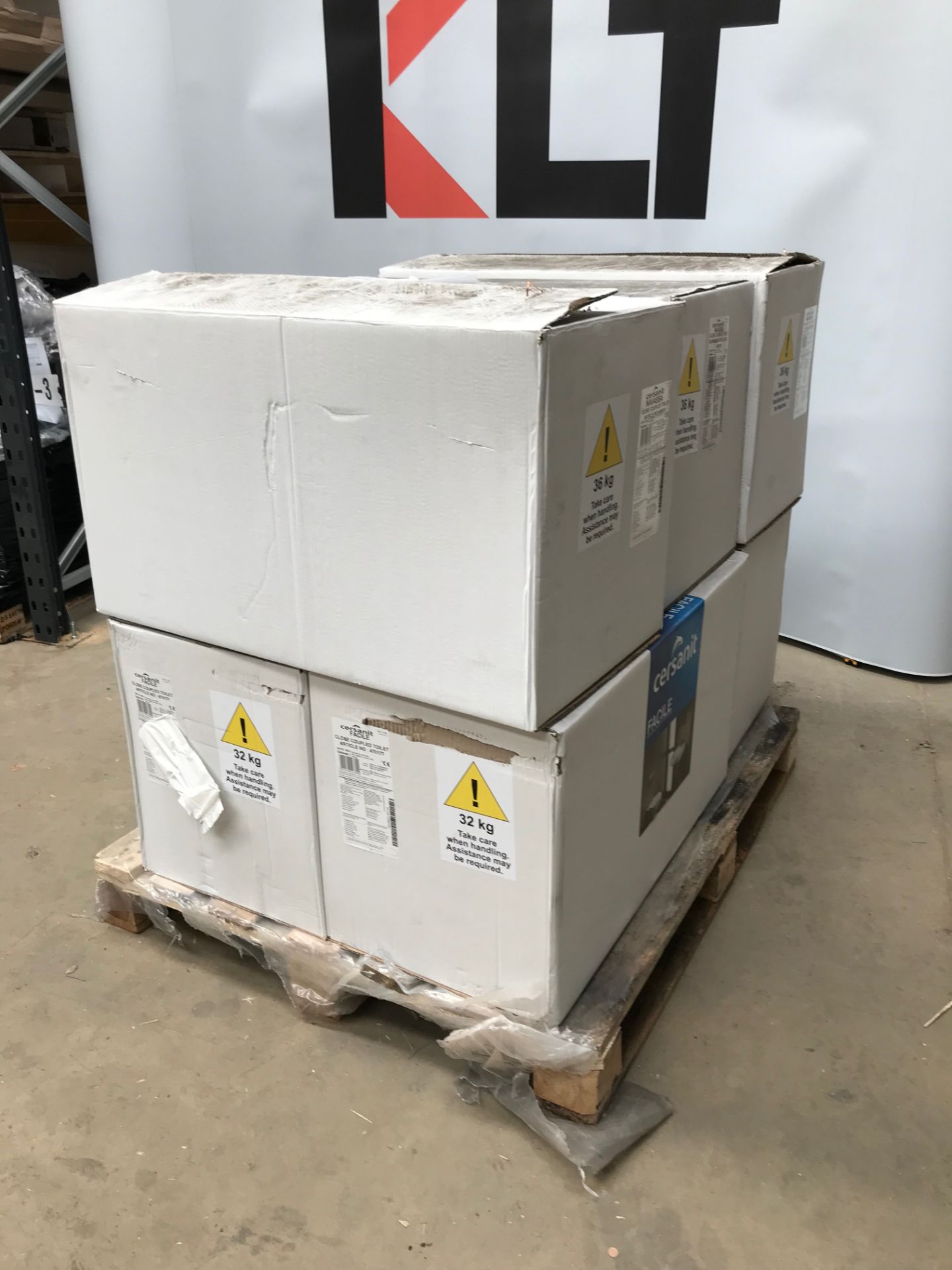 Pallet of 6 x Navassa Close Coupled Toilet with Soft Closing Seat
