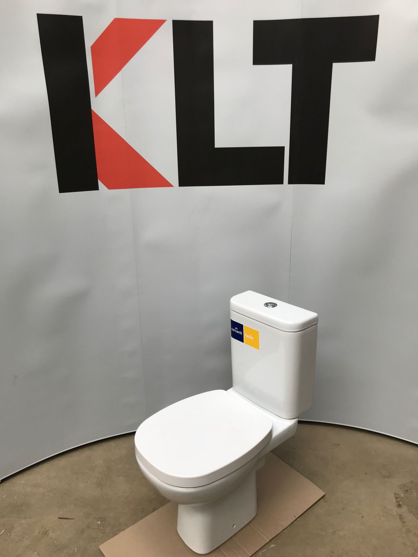 Pallet of 6 x Close Couple Toilet, with Cistern and full fitting kit - by Cersanit - Bild 4 aus 9