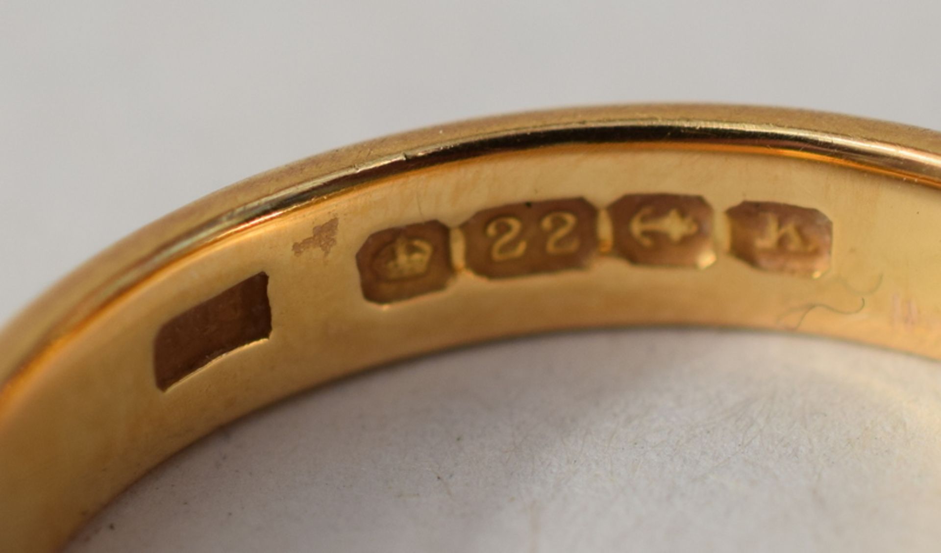 22ct Gold Wedding Band - Image 2 of 4