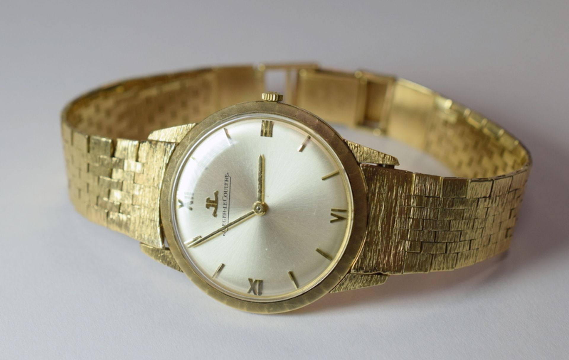 Gentleman's Jaeger LeCoultre 9ct Gold Watch On 9ct Gold Bracelet ***Reserve Lowered 23.5.18***
