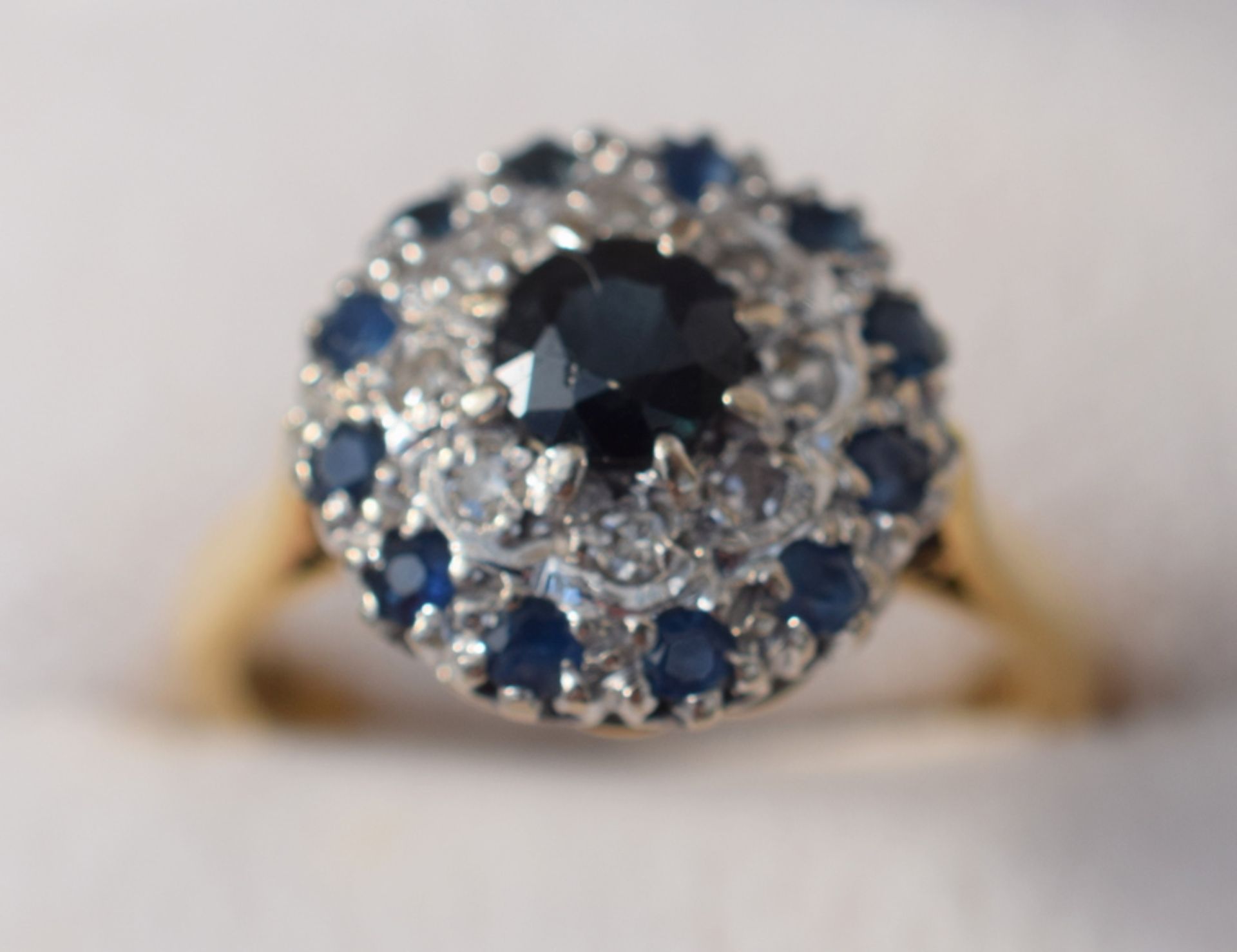 18ct Gold Sapphire And Diamonds 3 Tier Ring - Image 2 of 6